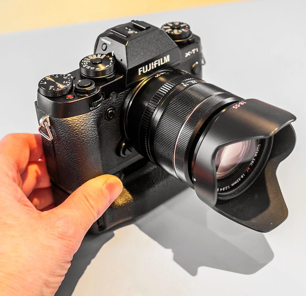 Fuji X-T1 18-55mm zoom and leather case