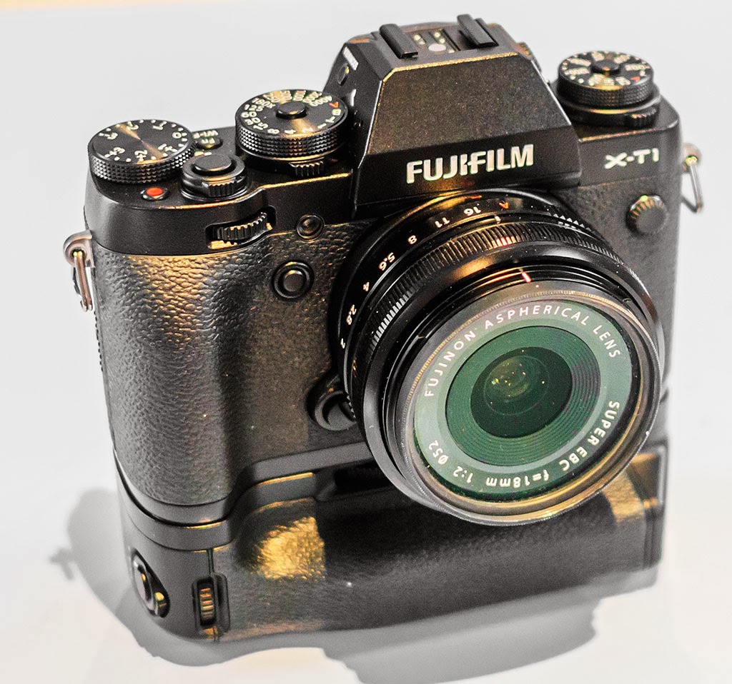 Fuji X-T1 18mm f/2 lens and battery grip