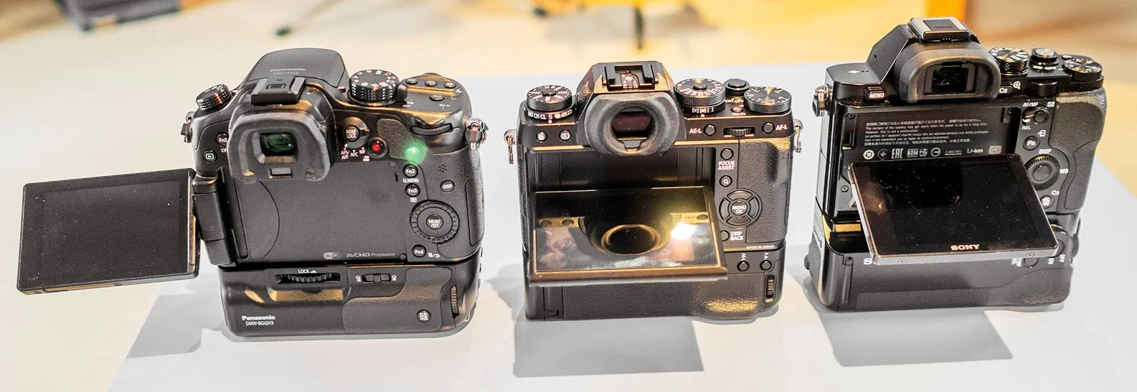 Fuji X-T1, Panasonic GH3, Sony A7r with their different adjustable live view screens.