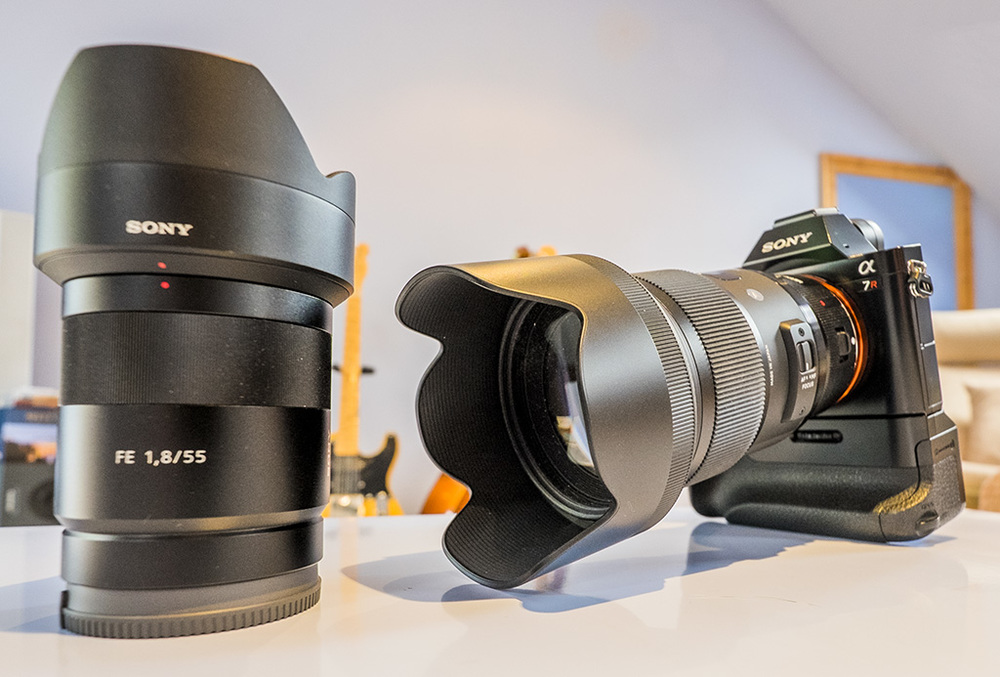 Sony Fe 55mm F1 8 Za Carl Zeiss Sonnar T Lens Compared To Sigma 50mm F1 4 Dg Hsm Art Lens On A Sony r Soundimageplus