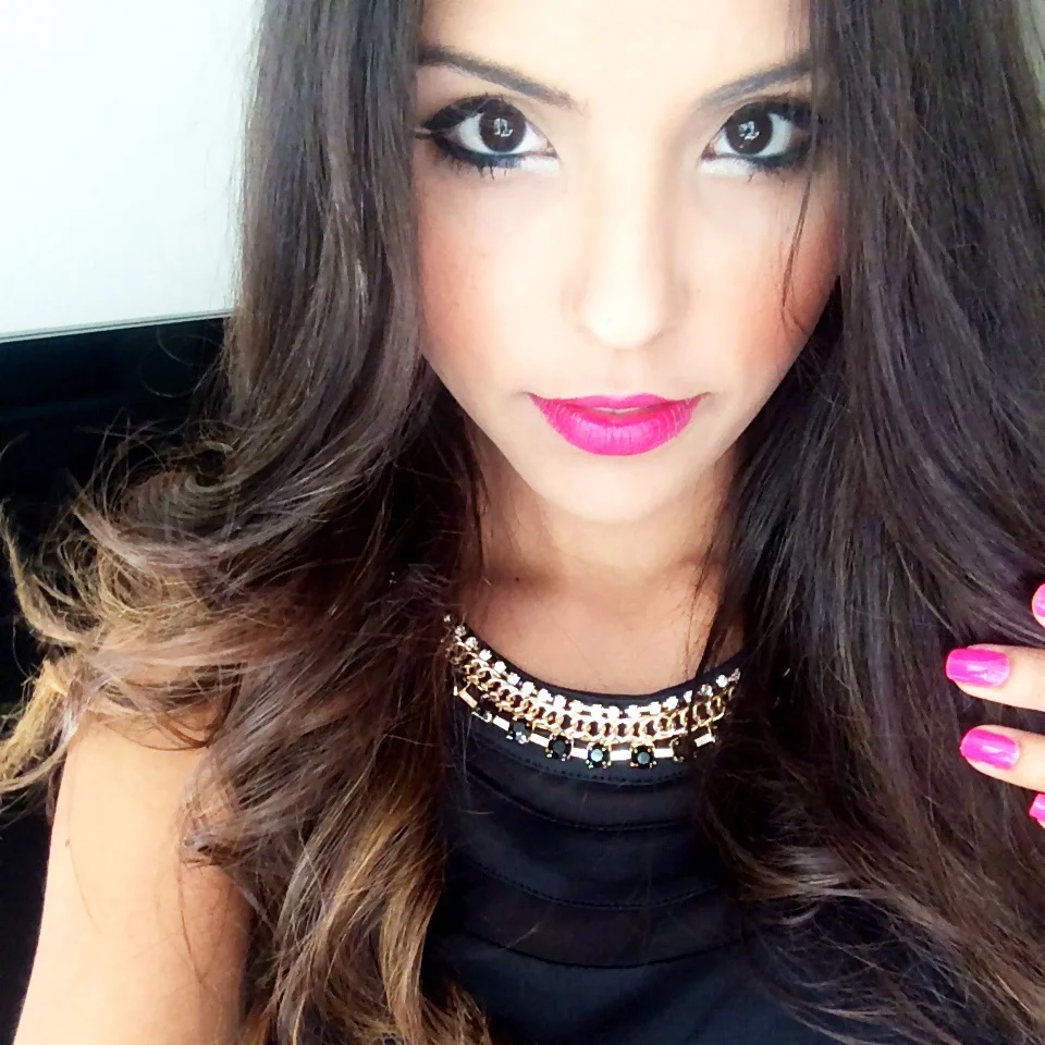 Guava lips and nail Polish were the HIT accessories of the night! 