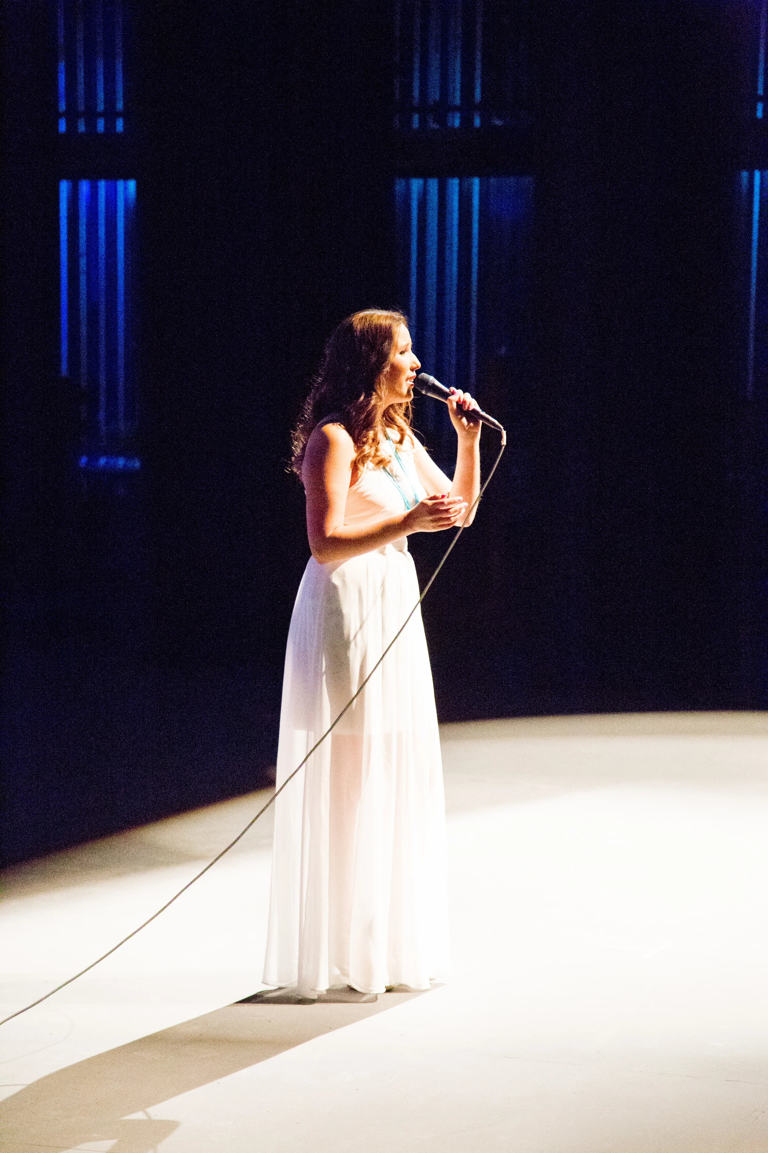 The entertainer for the evening, Alicia.