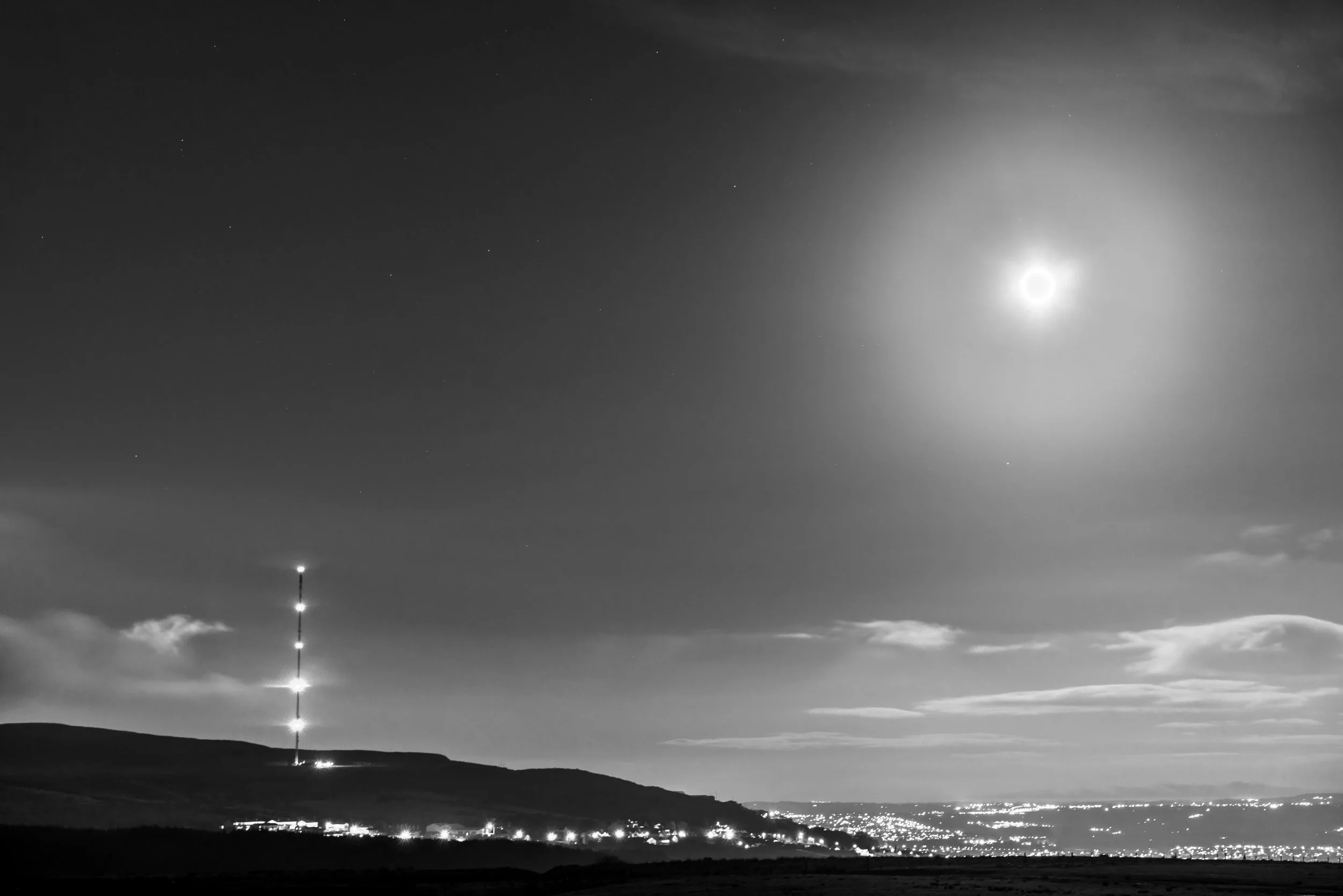 Divis B&W.jpg