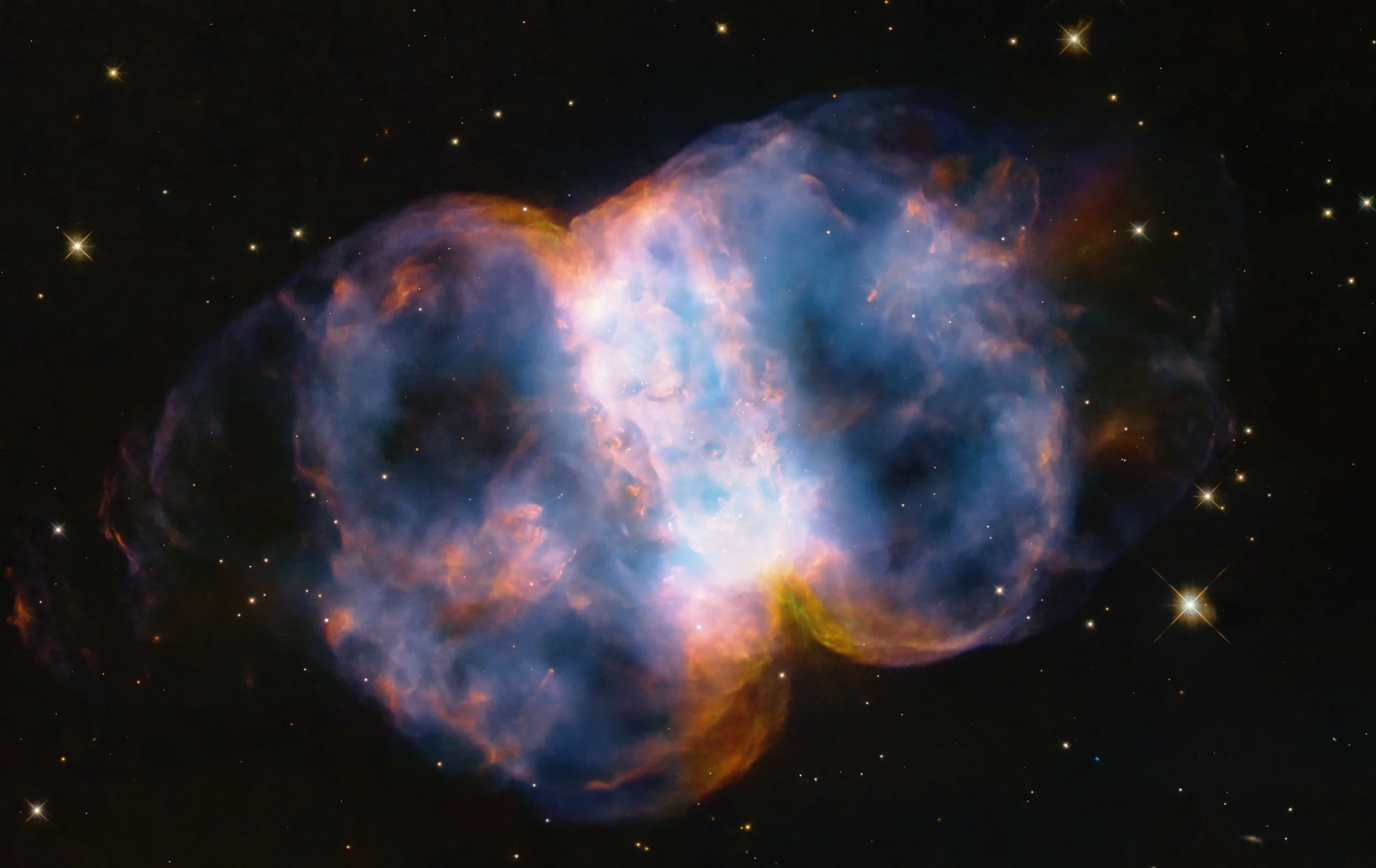 Little Dumbbell Nebula (WFC3 Image).jpg