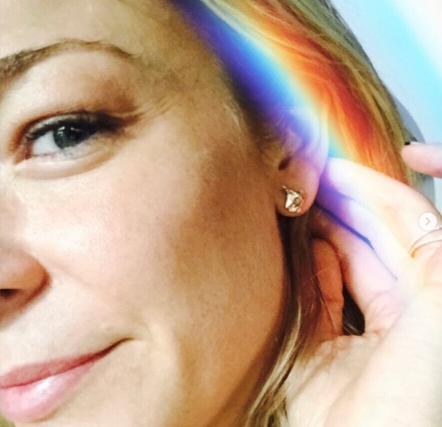 The Gorgeous Leann Rimes in her MAS by Morgan Shara Magix the Unicorn 14k gold earrings with white diamond pave.