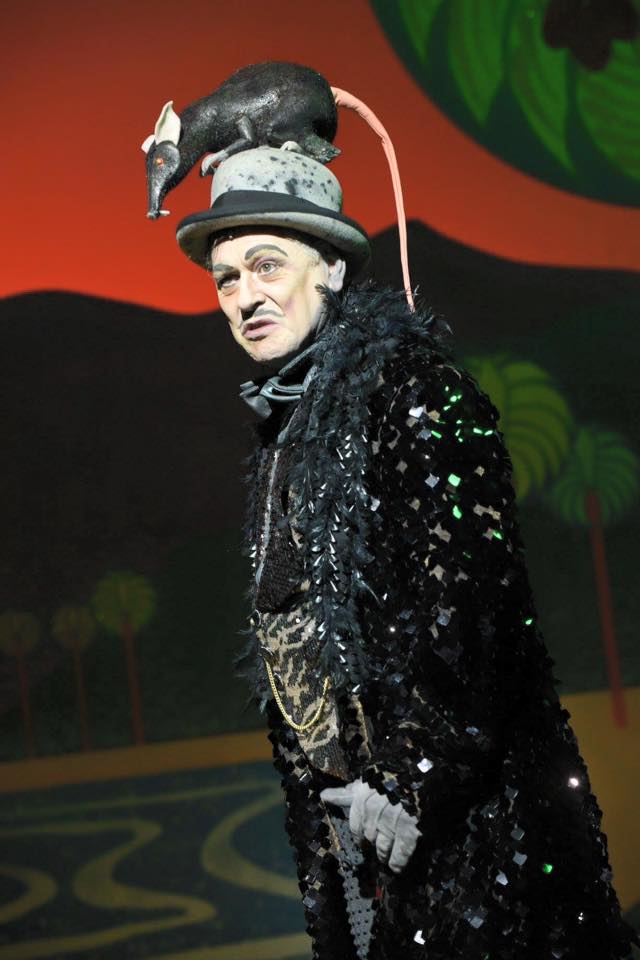 Rat for King Rat's hat in 'Dick Whittington'