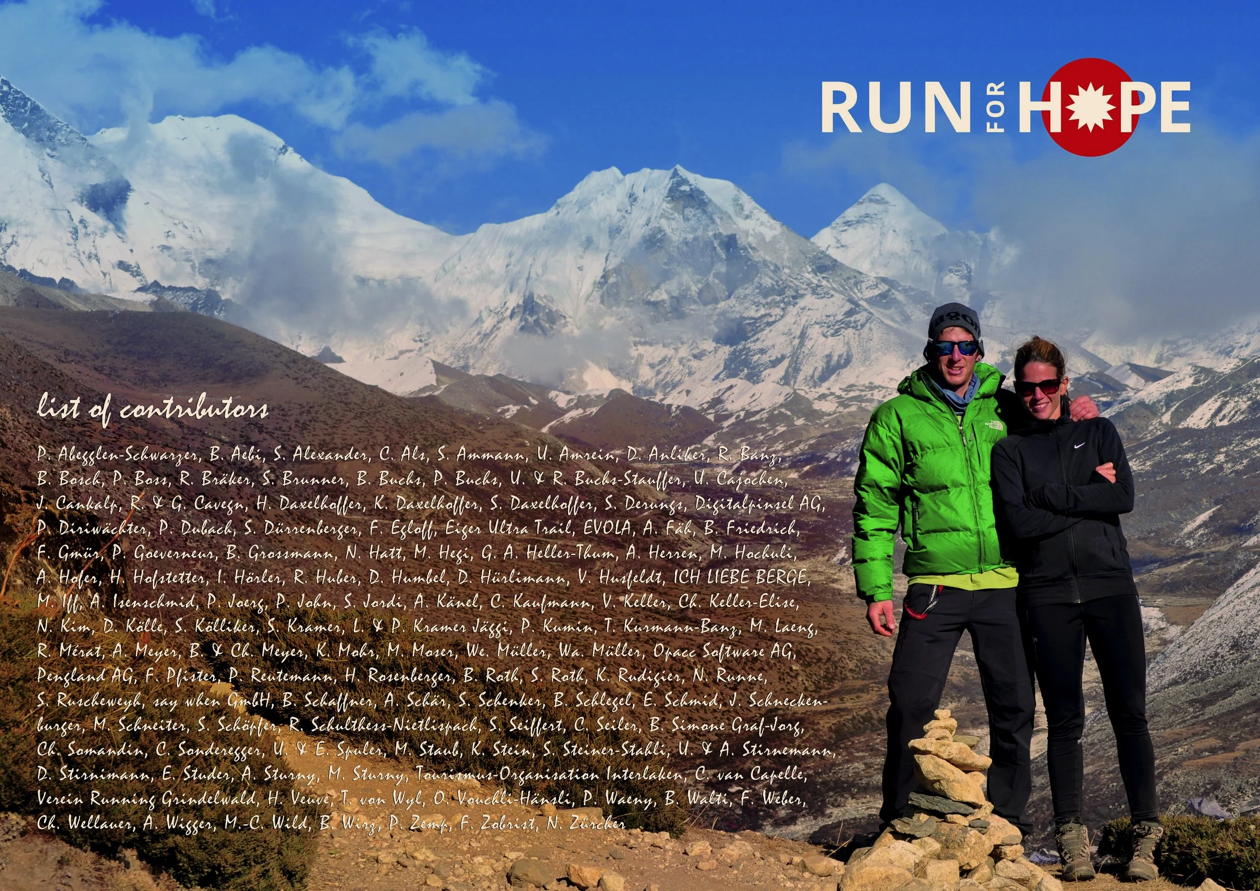 Dieses Bild mit den Namen aller Hoffnungsspender hat Brigitte in Kathmandu Menuka Gurung überreicht.