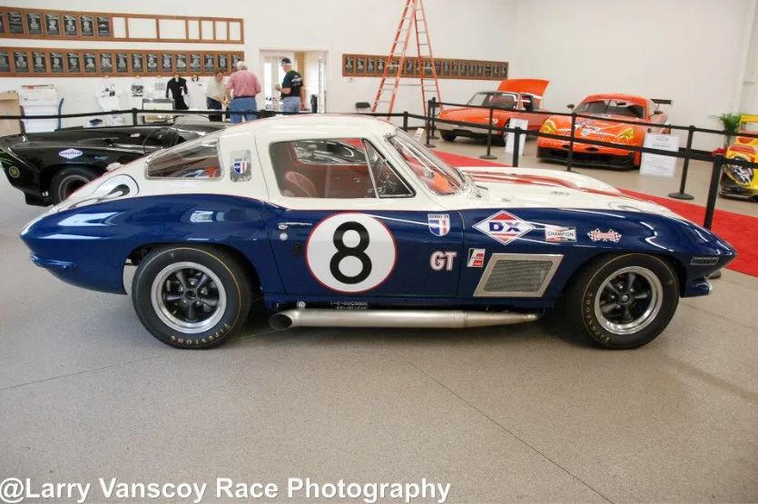C2 - FIA # 8, 31 Sunray DX L88 Dave Morgan, Don Yenko 1967
