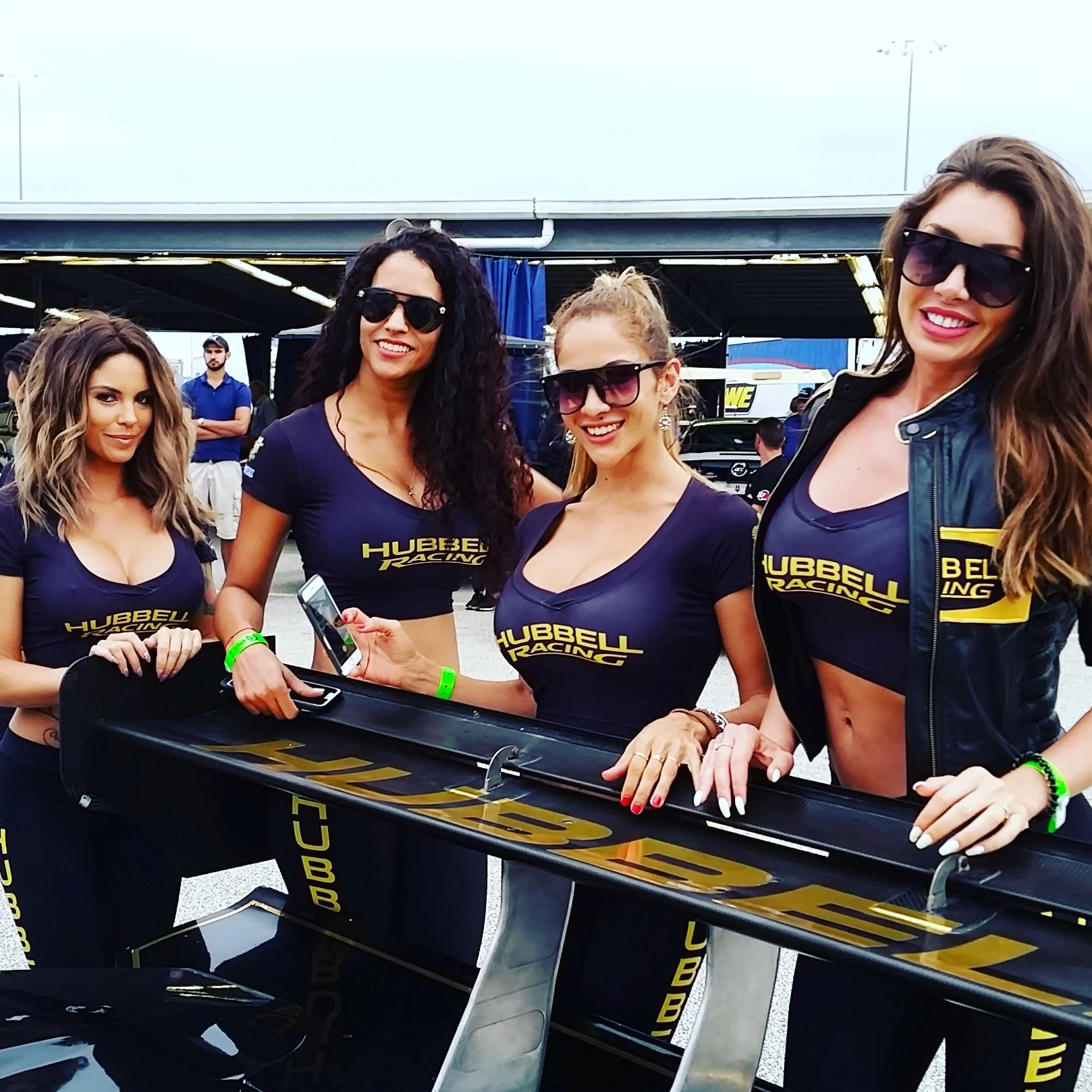 # 230 girls 03a.jpg