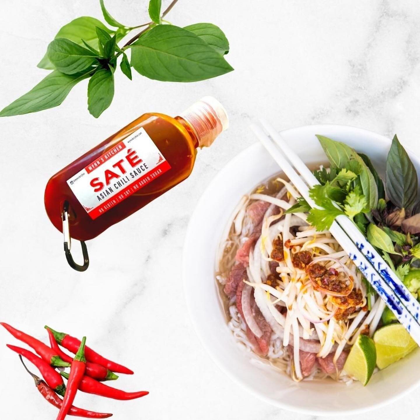 Cute little Sat&eacute; to-go keychain label I made to match @wynnskitchen &lsquo;s preexisting Asian Chili Sauce Sat&eacute; jar. I love mini versions of everything! 😍 

✨Ingredients: Grapeseed oil, shallots, jalape&ntilde;os, lime juice, garlic, d