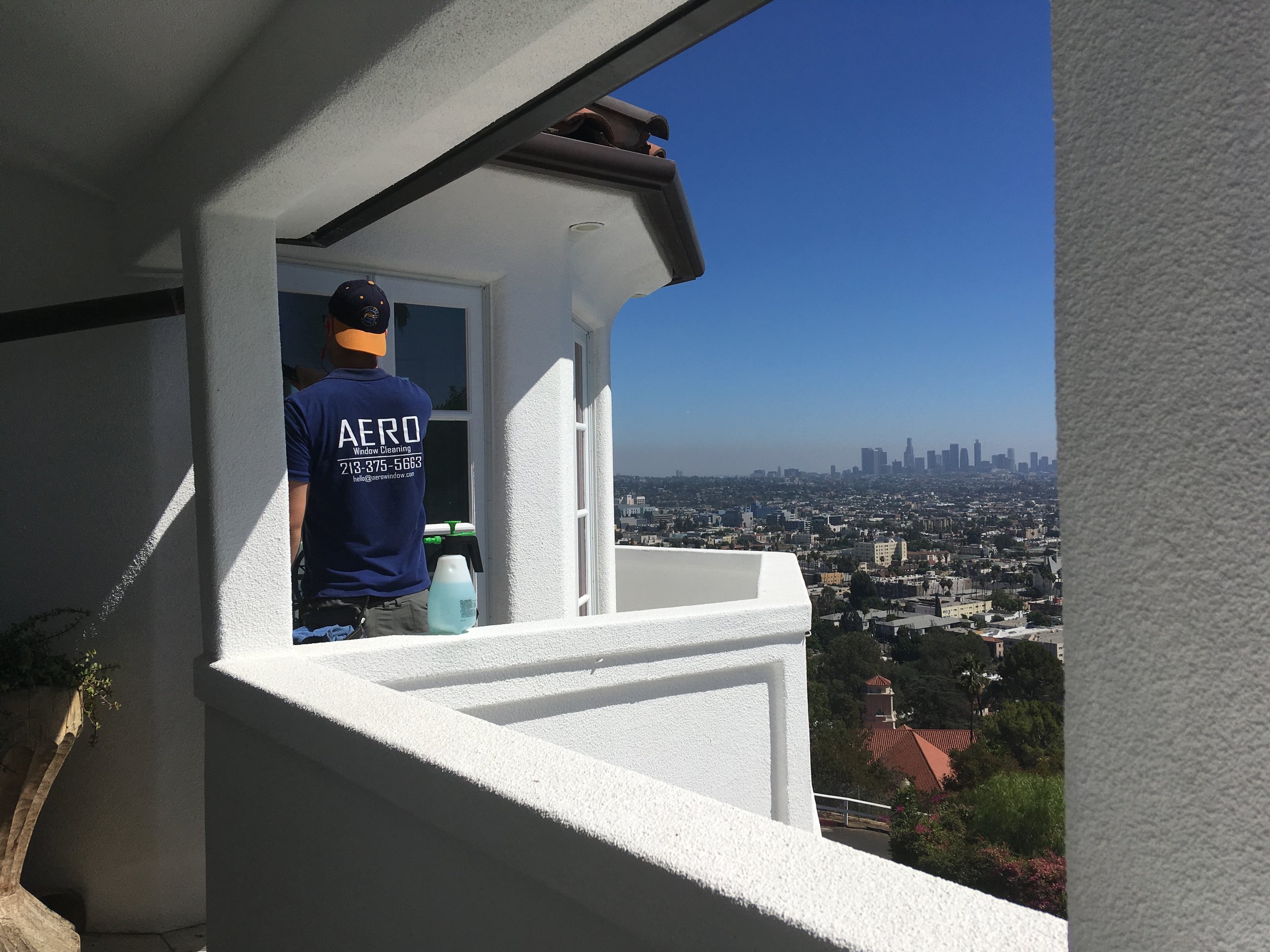  Tom washing windows in Los Feliz 