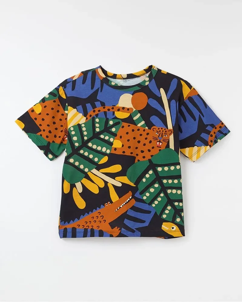 518539_50264_1-CAMISETA-MALHA-AMAZONBICHOS-PRETO.webp