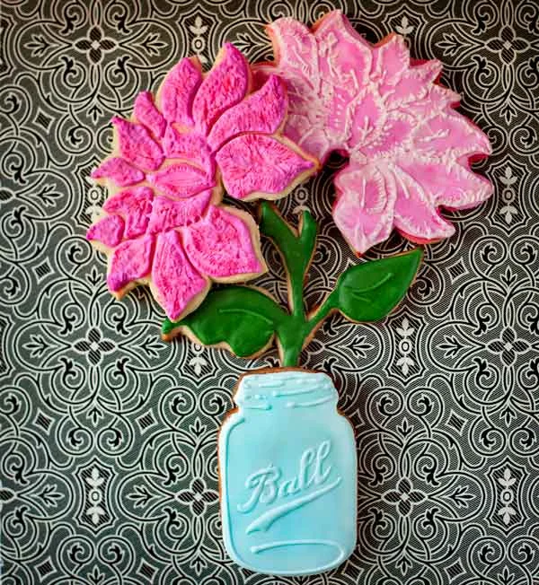 Pretty peony cookies.