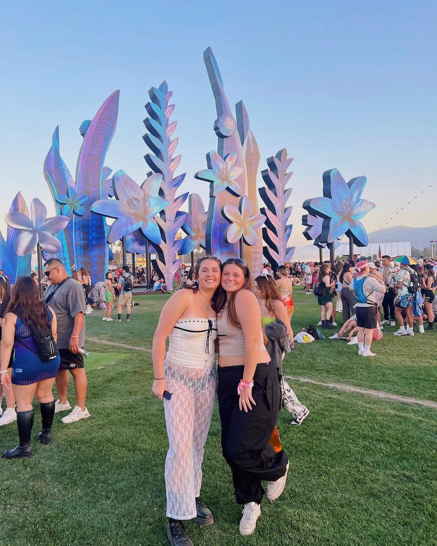 A love letter to my sister! 💌 
to Alec (PC &lsquo;21) from her little, Nicole (PC &lsquo;22) 

Alec and I met when I was still figuring out who my big was going to be. I could tell immediately that we were going to get along well because her playlis