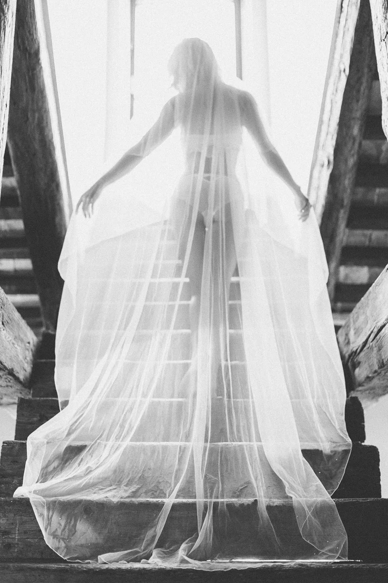susanne-wysocki-fotograf-hochzeit-braut-schleier-boudoir-venice.jpg