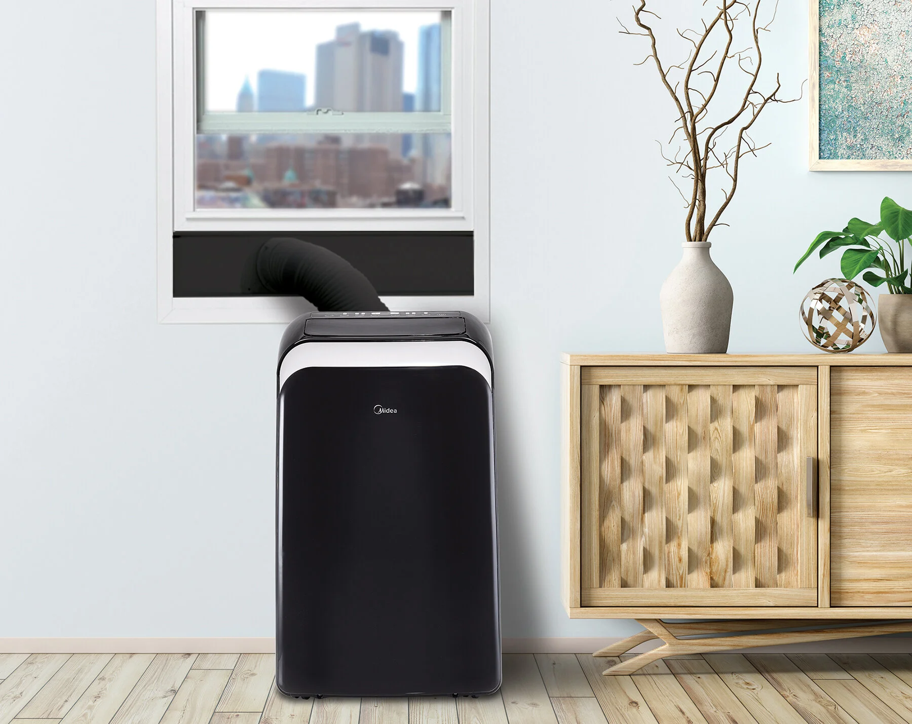 Midea_portable_10K_black_lifestyle_0421.jpg