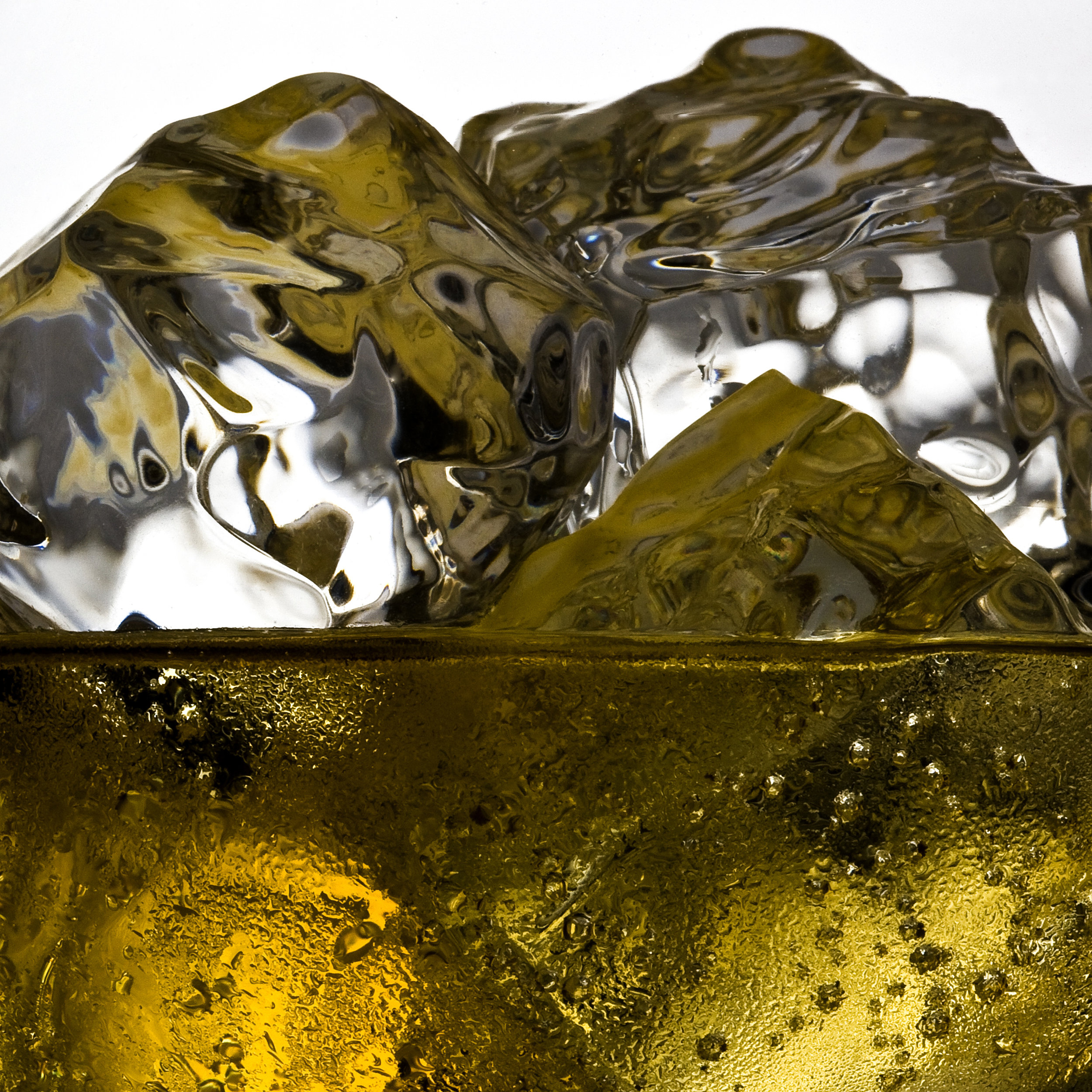 ICECUBE_CLOSEUP@JOHN-ULMER.COM.jpg