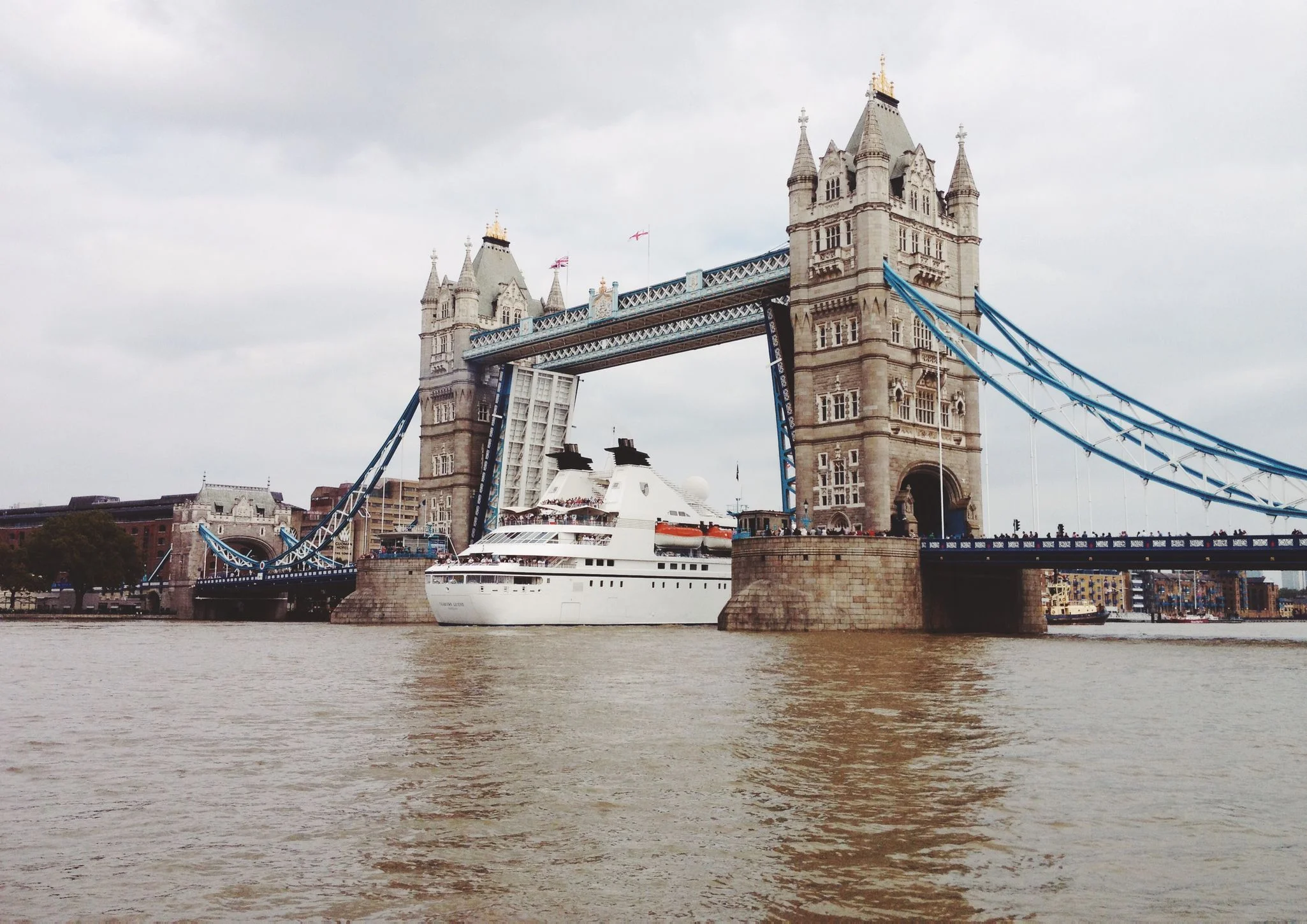 Riane Goes to London: An Interview about Moving Abroad