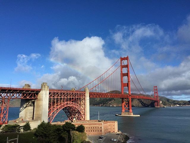 Any San Francisco residents on here? ⠀
⠀
I love the city and love visiting family there. If I were to move from Seattle, SF would be my first choice EXCEPT for the fact that it's waaayyy too expensive!⠀
⠀
#travelgram #sanfran #goldengatebridge #calif