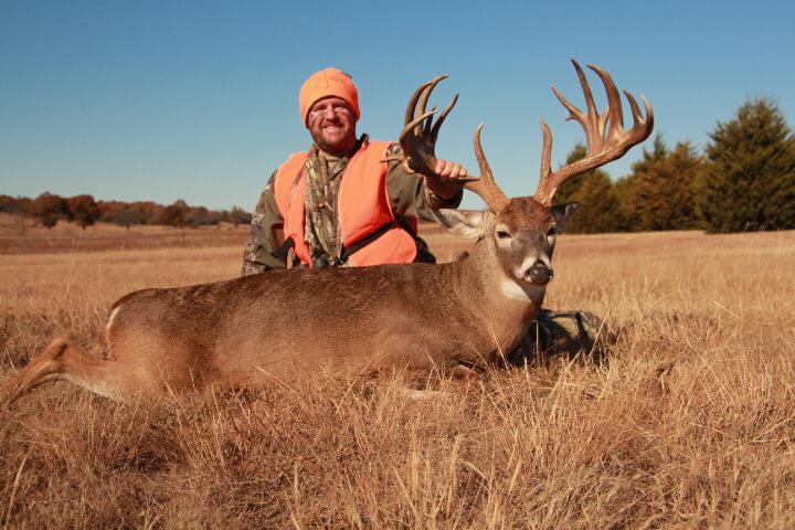 Jason Cariker has been with Final Descent Outdoors as a pro staffer and owner for two years. Jason is based in Stratford, Oklahoma where is was born and raised. Jason is an avid bowhunter and has taken great bucks on camera for FDO in Texas and Oklahoma the past couple years including the largest buck ever taken on FDO, a 200" giant. Jason operates a construction business run by him and his wife as well as being an advocate for foster parenting in the state of Oklahoma.
