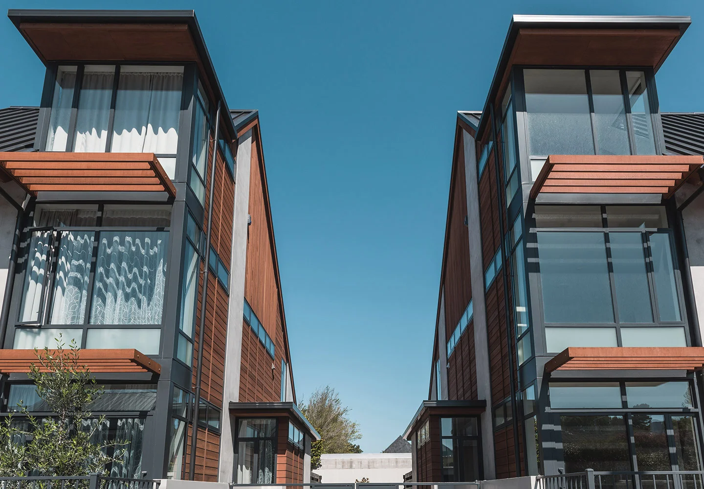Dorset-St-Apartments_view-between-units_3-of-6-dgm-group.jpg