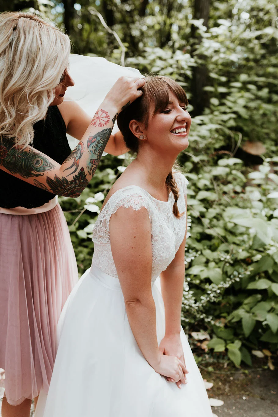 Documentary style wedding photography by Georgia Haygood photography 