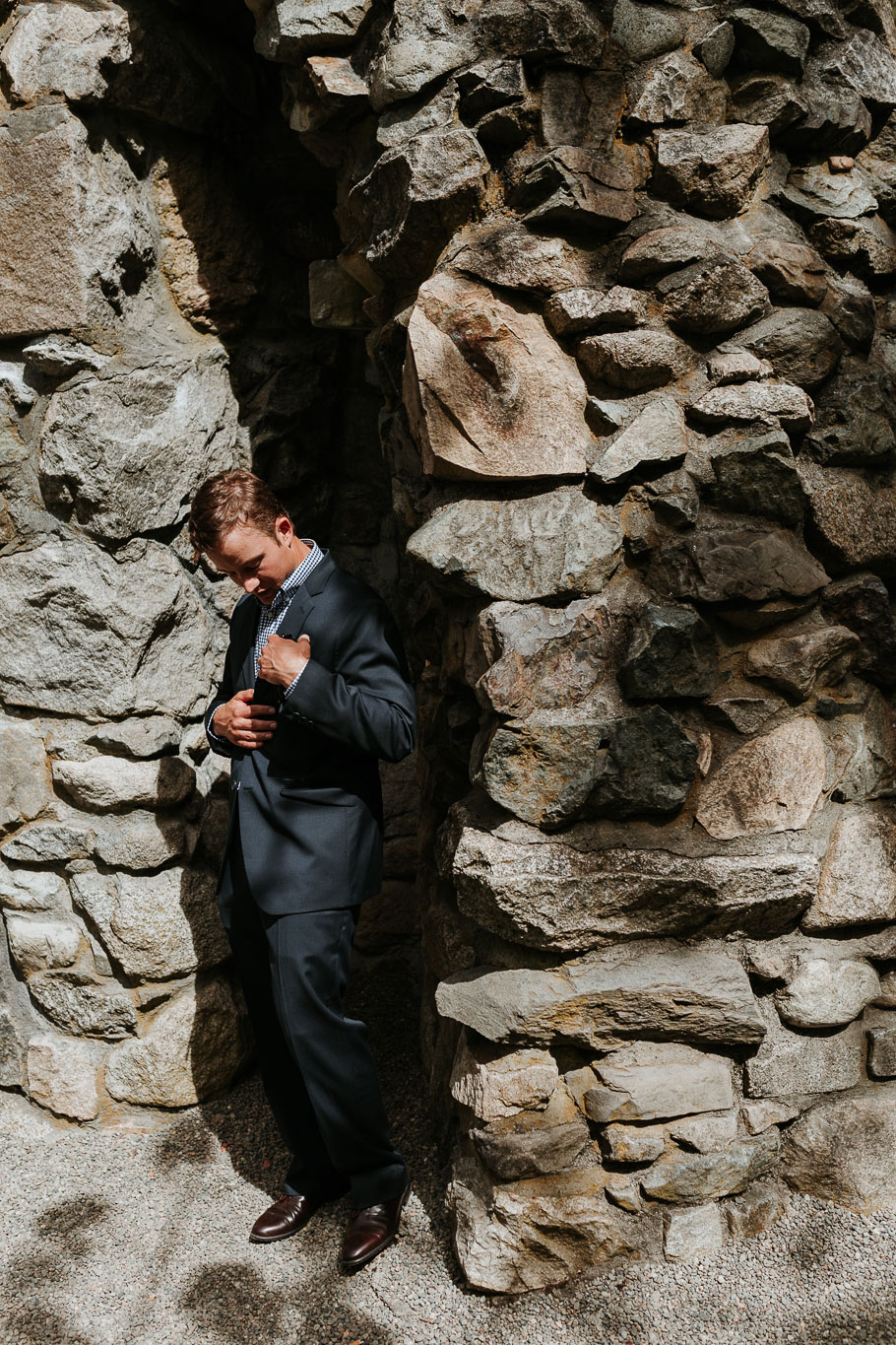 groom during first look 