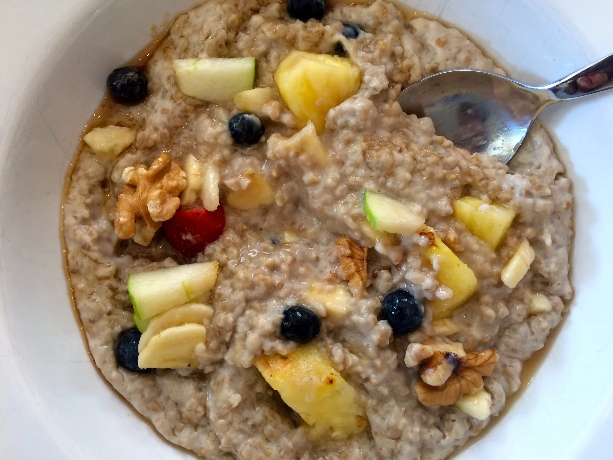 Oatmeal with Fruit & Nuts