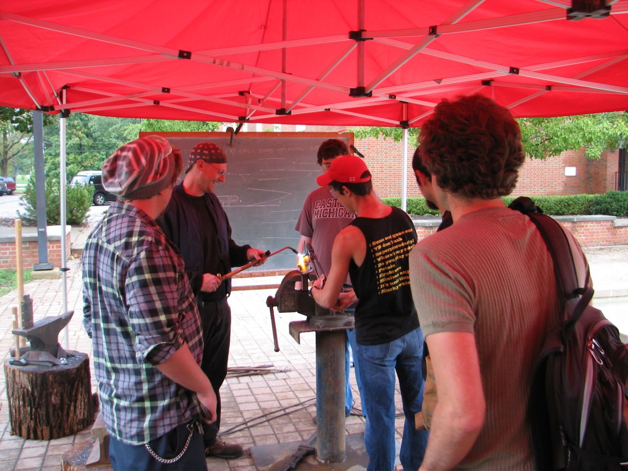 Dan Mackessy demonstrating how to twist square stock