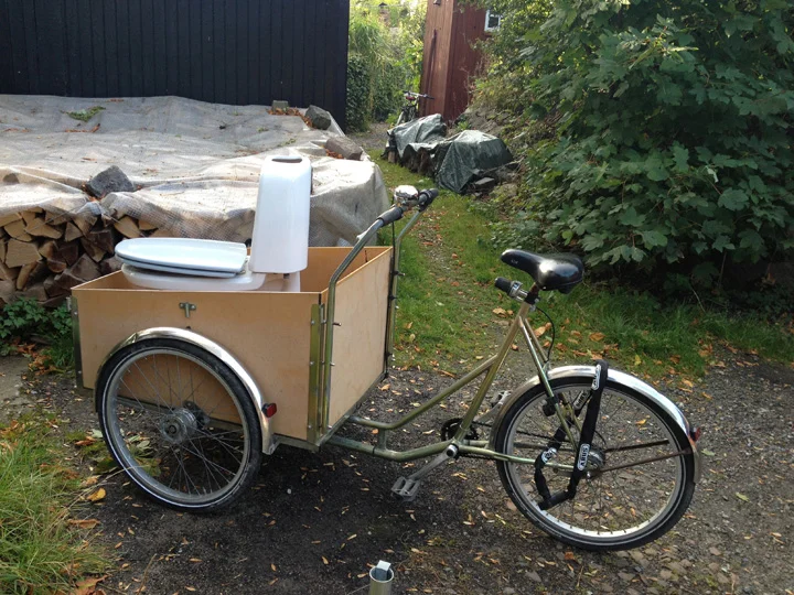 RN_C_Cbike_toilet.jpg
