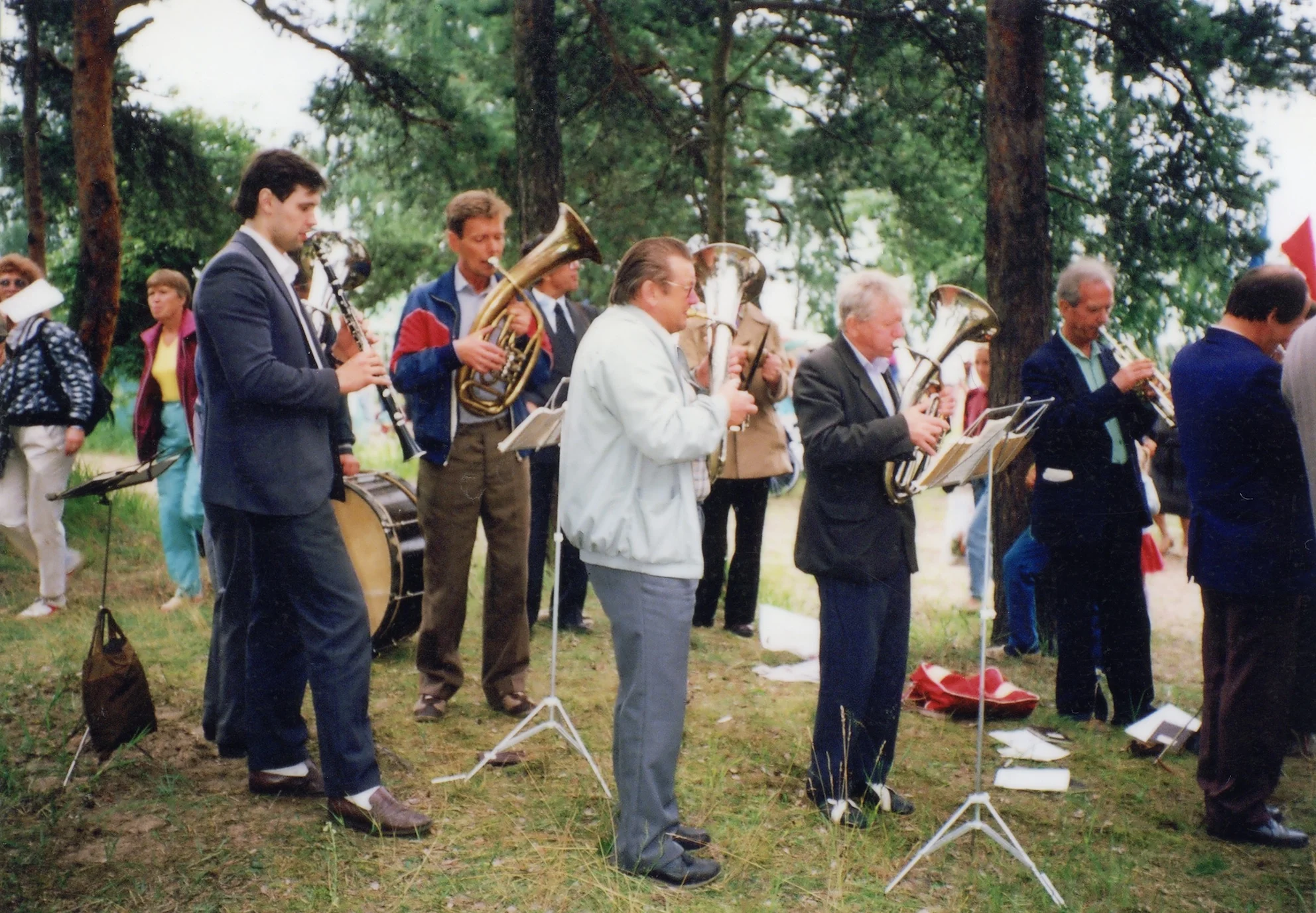 Transition area entertainment provided by a local band.