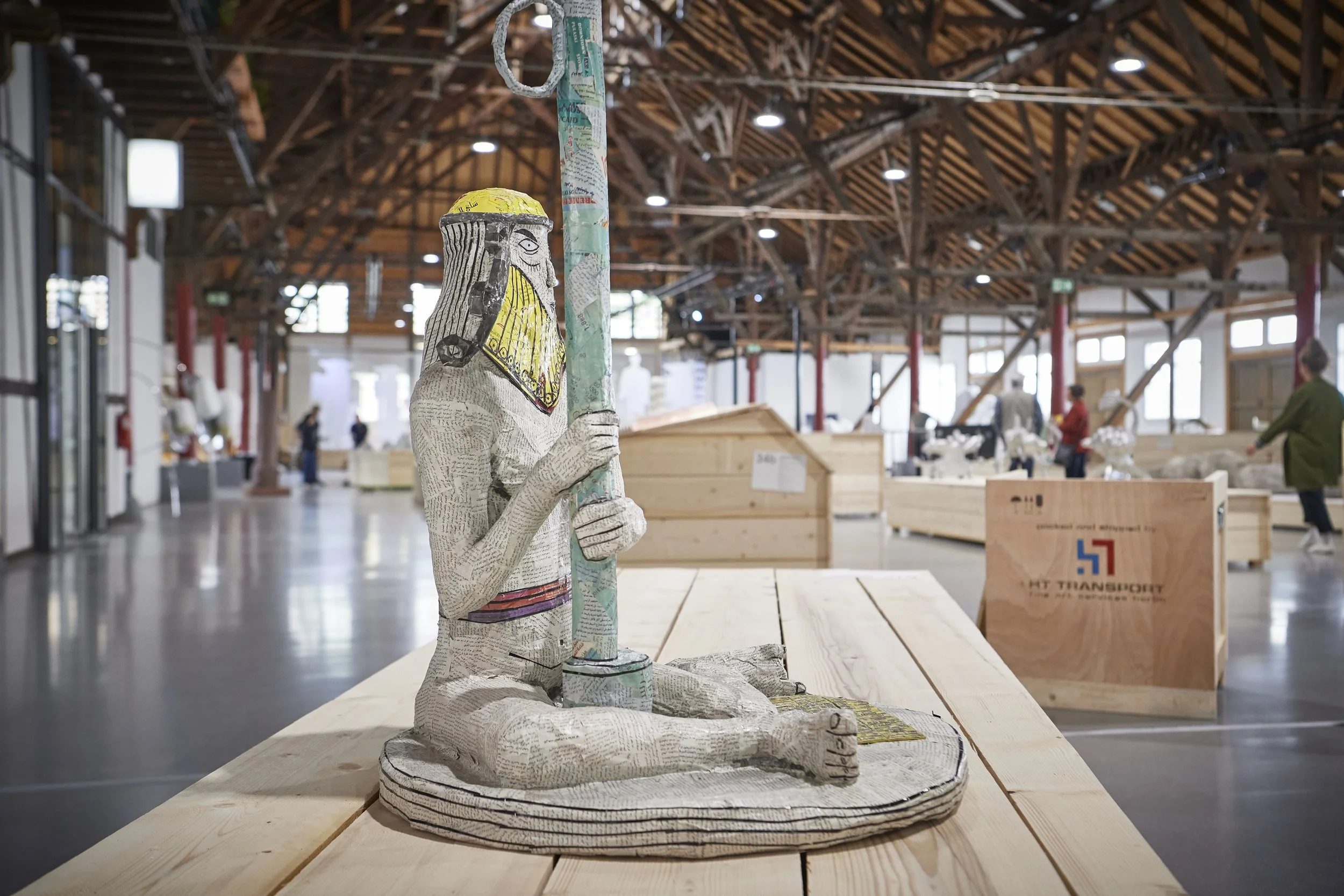 MR_TheInvisibleEnemy-SeatedNudeMaleFigure_2018_FellbachTriennale2019_FotoPeterHartung_01 IM77823.jpg