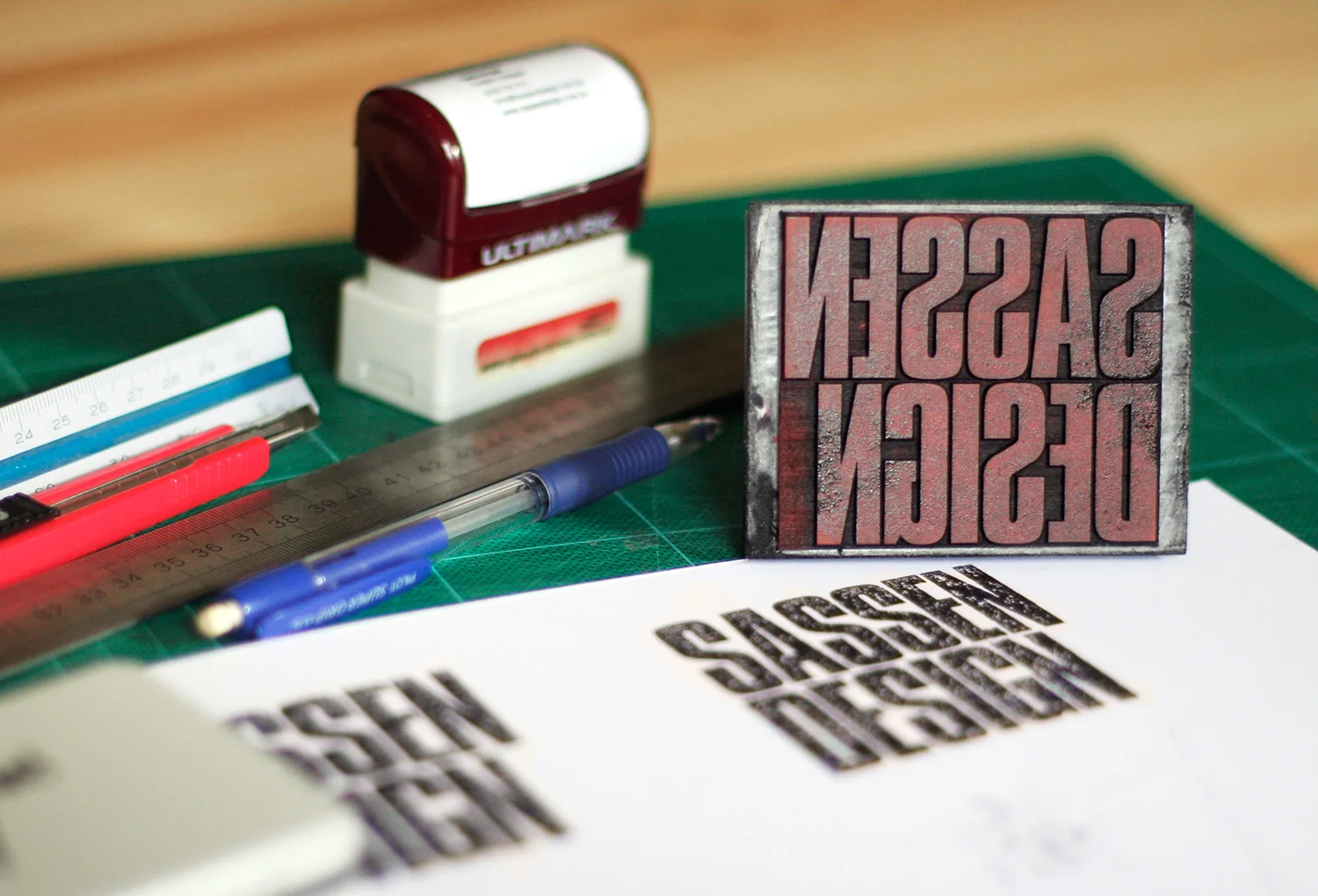 Sassen-Design-rubber-stamp-business-card-1.jpg