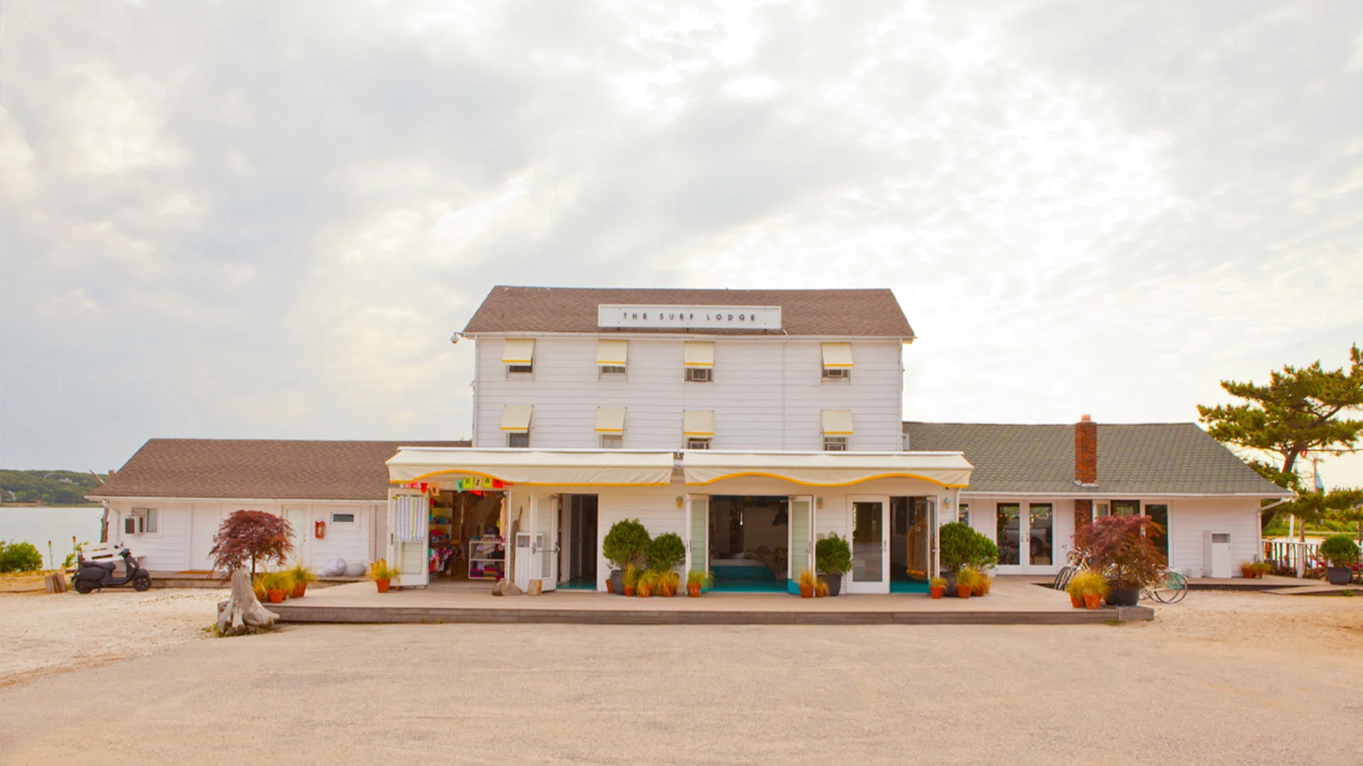 Hamptons-Montauk-Surf-Lodge-02.jpg