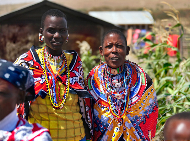  Beadwork offers an important opportunity opportunity to Maasai women. Traditionally, they are uneducated, married at the age of 13, and completely financially reliant on the men or government aid. Their skills with beadwork are a chance for self-suf