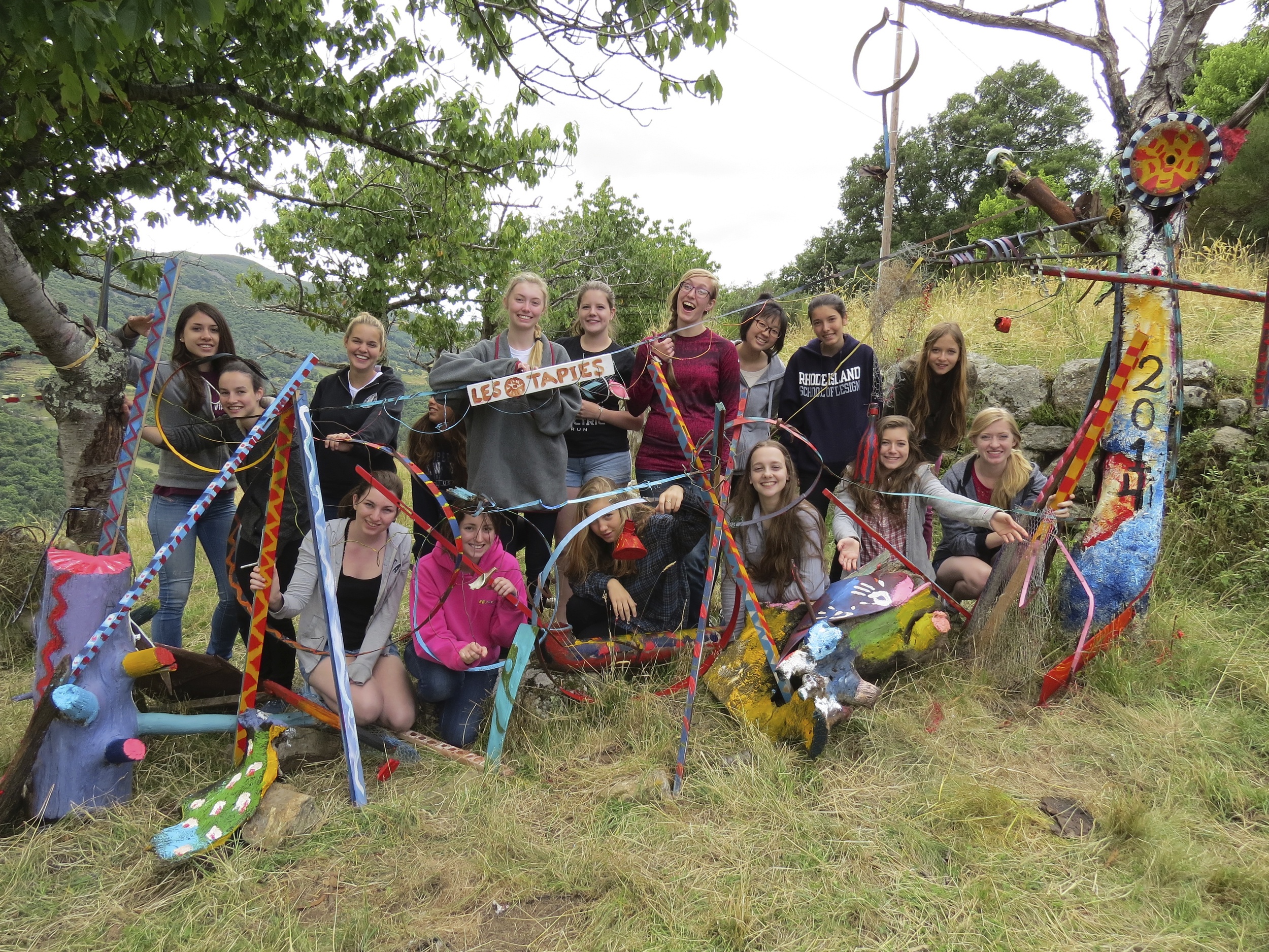 students with a collaborative sculptural installation les tapies summer programs