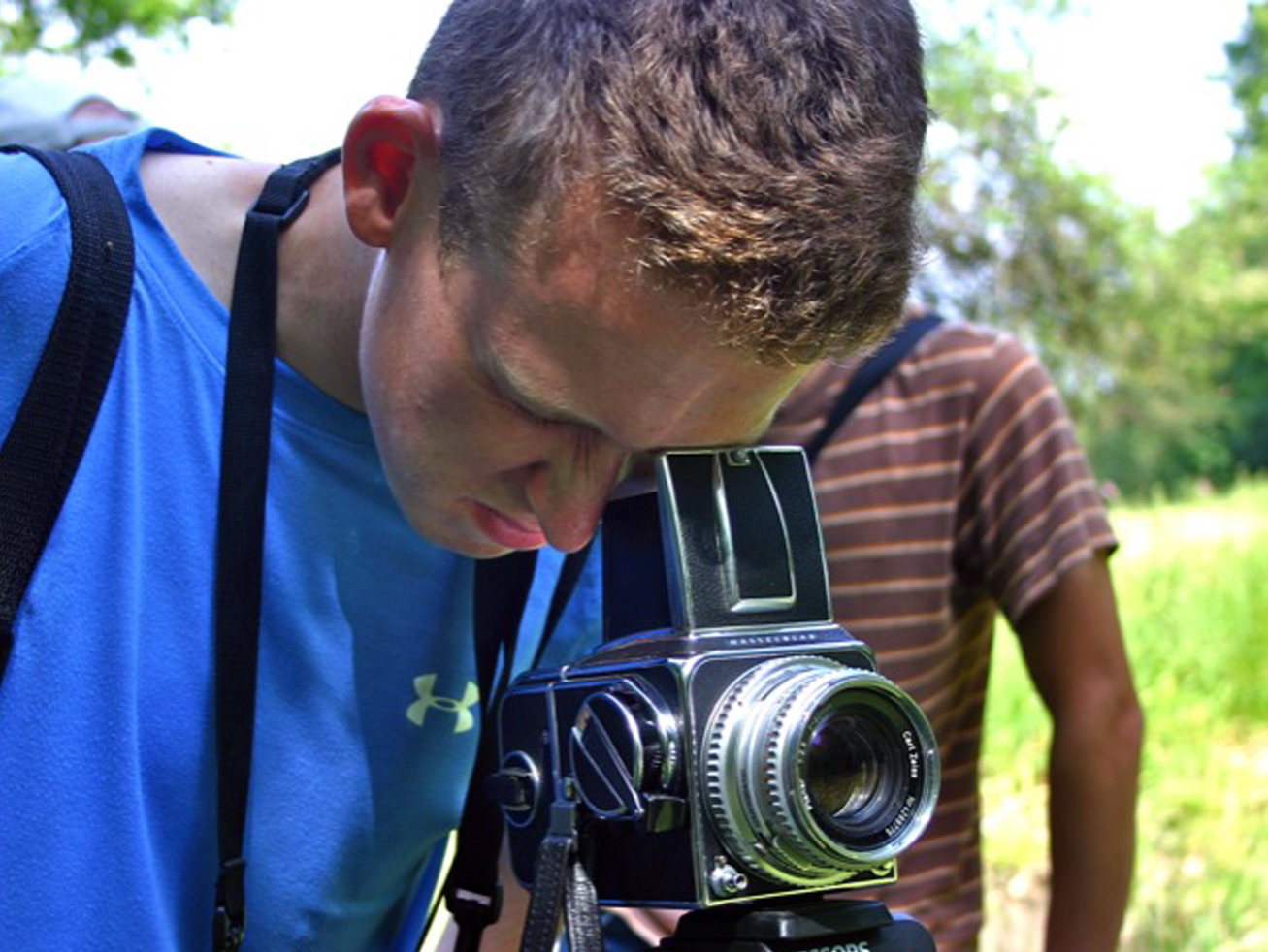  photography student using a hasselblad at les tapies art summer programs 