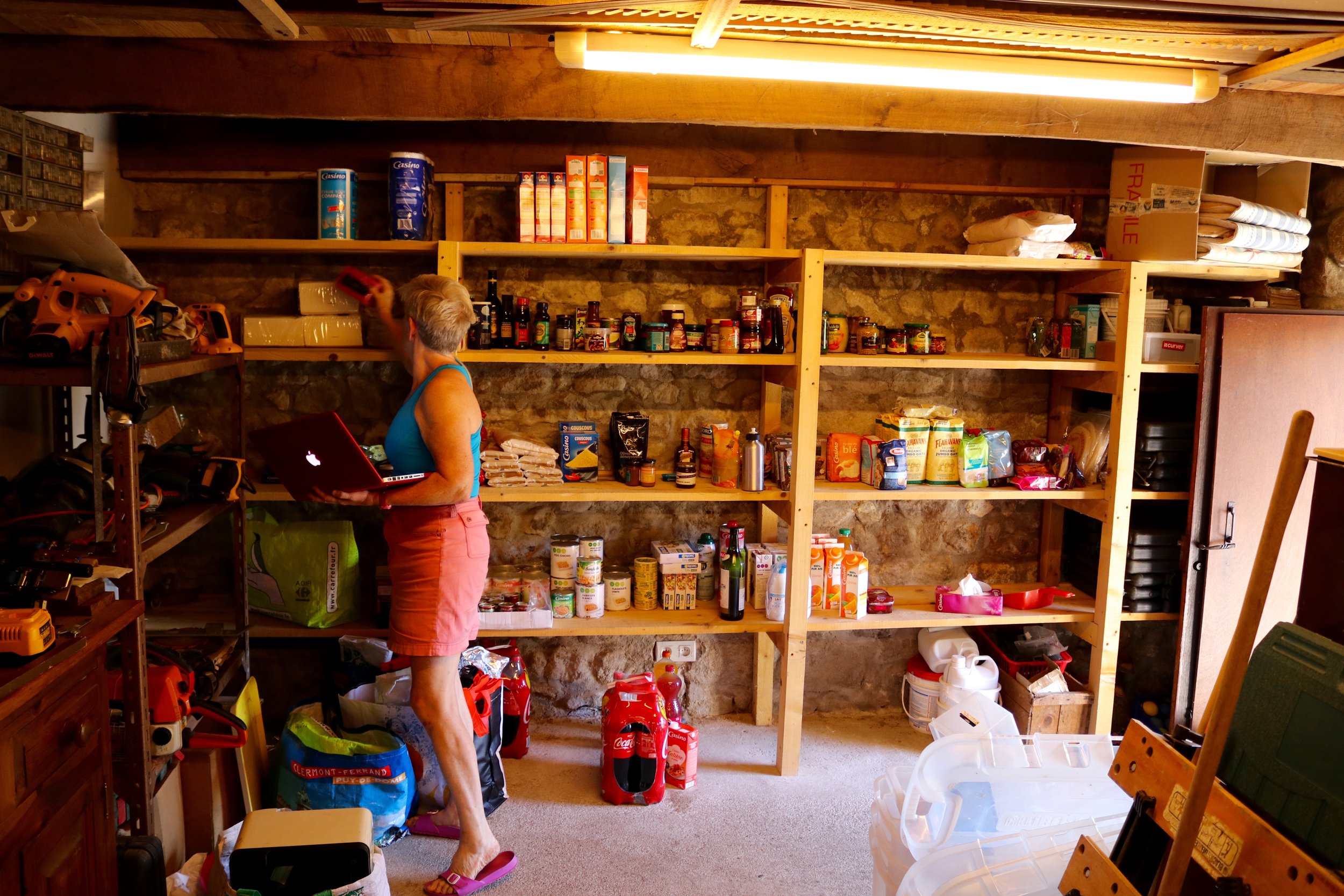 After a four-person shopping trip, Perrin has loaded the 'Magasin' for the first session.