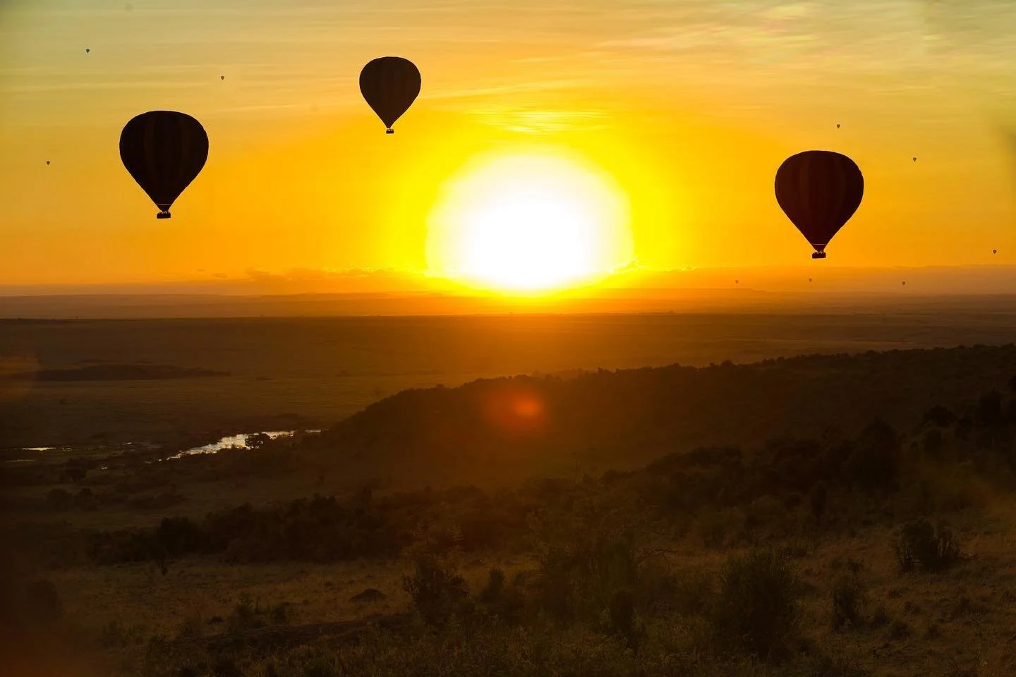 Catching Sunrise at the Maasai Mara. Hot Air Balloon Safari has always been one of the experiences I&rsquo;ve been looking forward to. Definitely on my next trip to @magicalkenya. For now, we #stayhome &amp; #TravelTomorrow #beautifuldestinations #wa