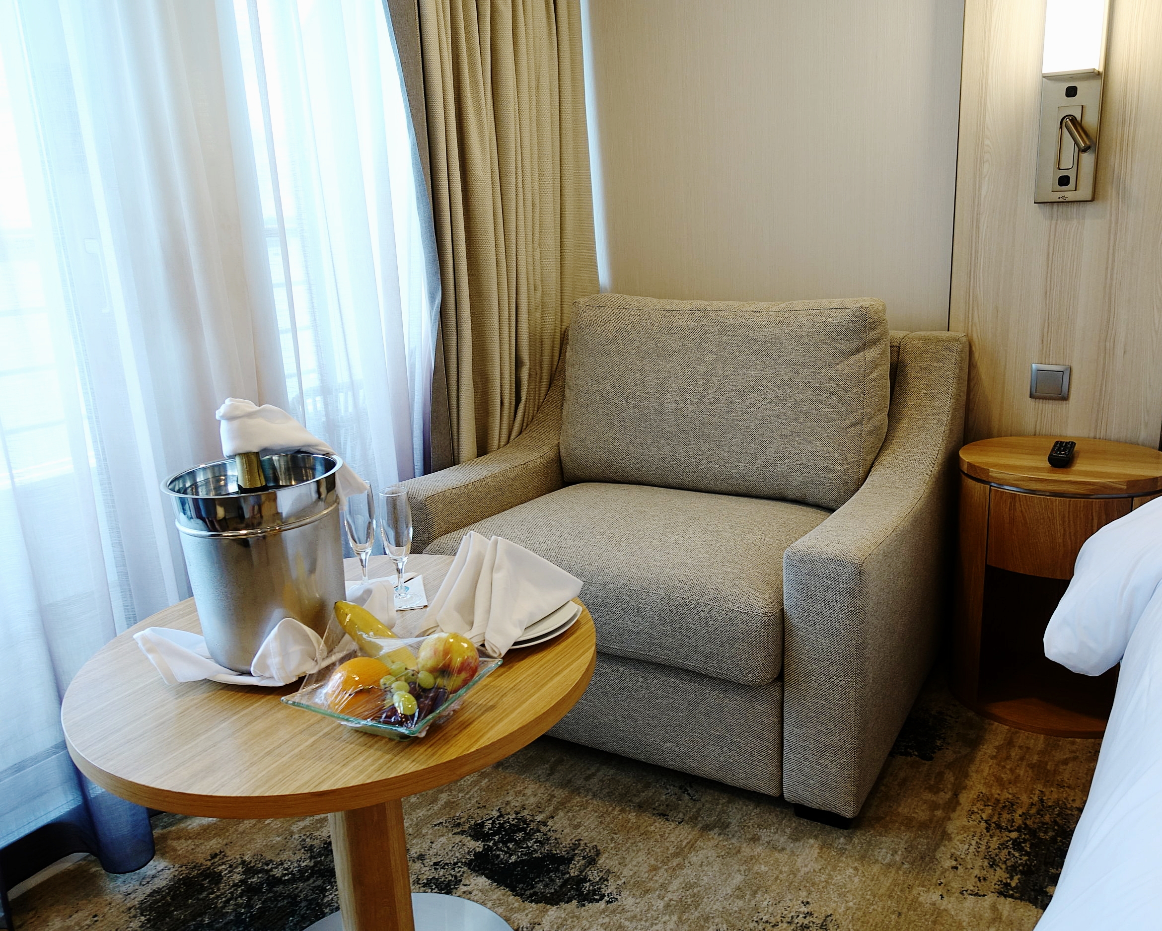  The cosy love seat in the Club Continent suite. 