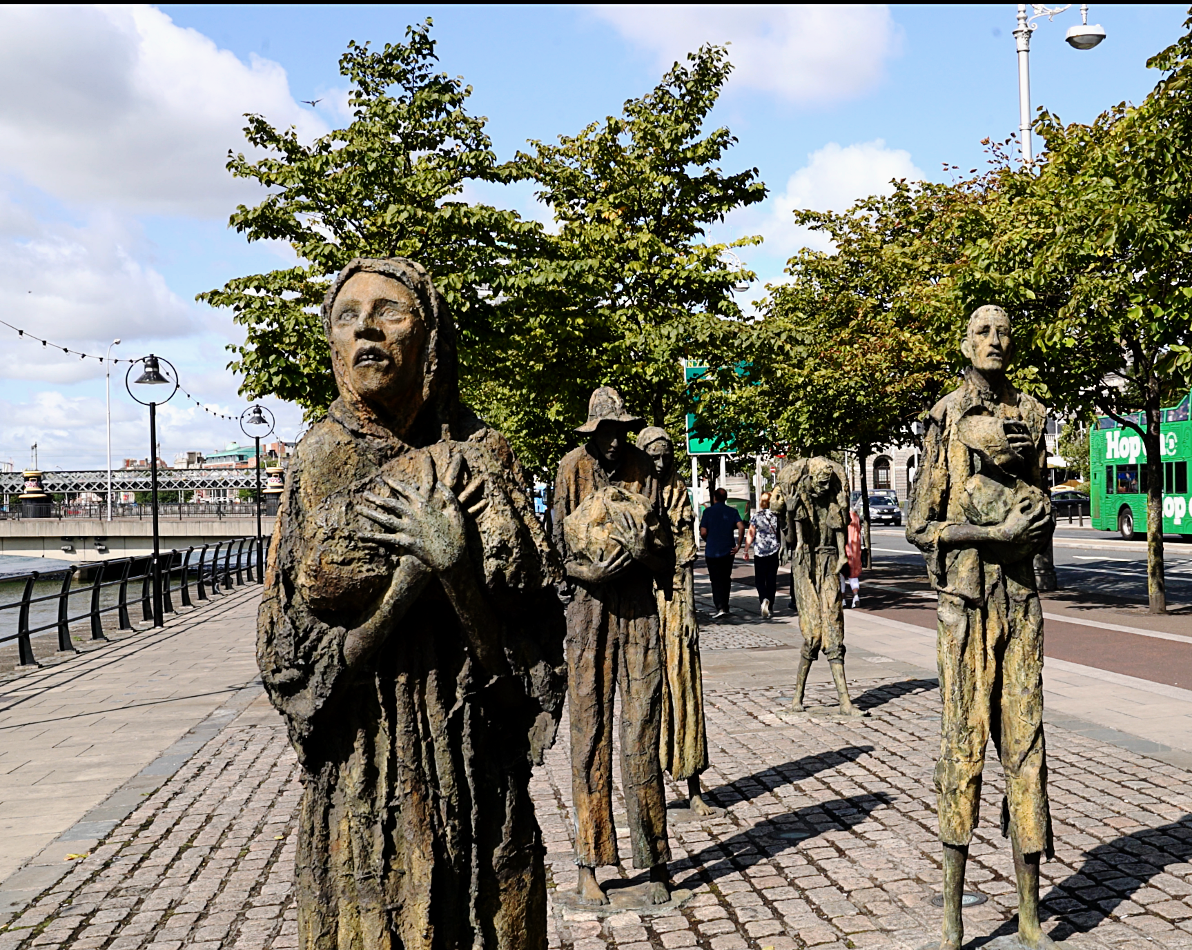  The thought-provoking Famine Memorial. 