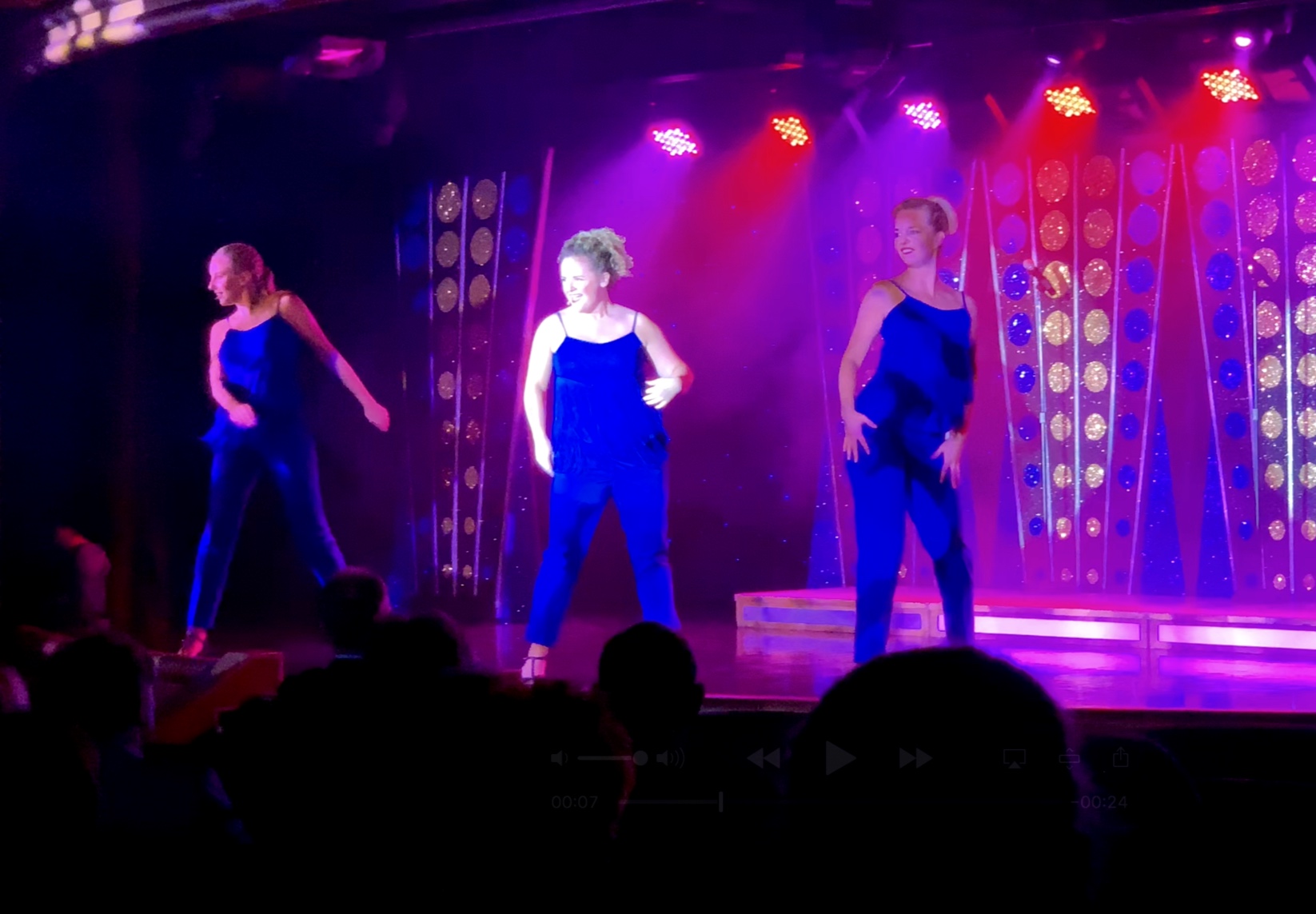 The female singers performing in the Venetian Lounge.