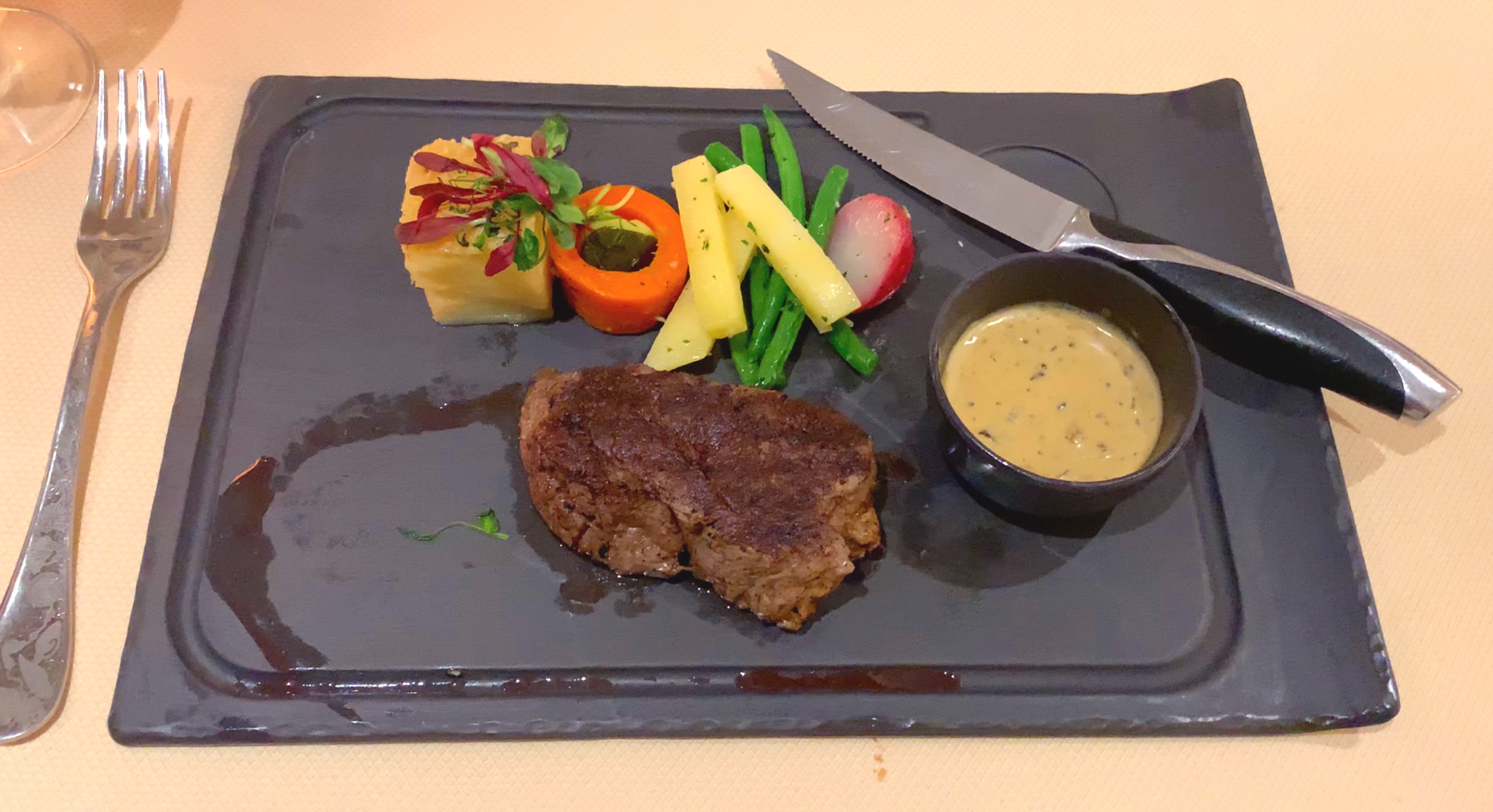 Filet mignon and accompaniments.