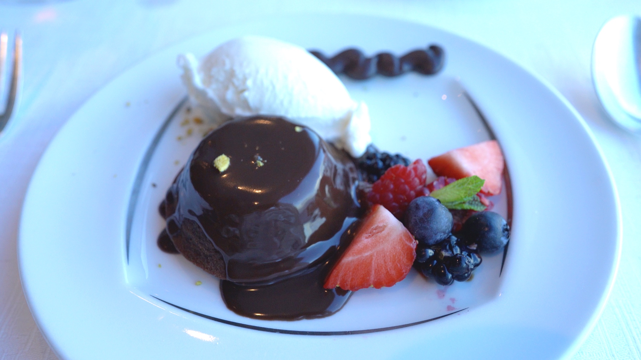  Delicious chocolate dessert 