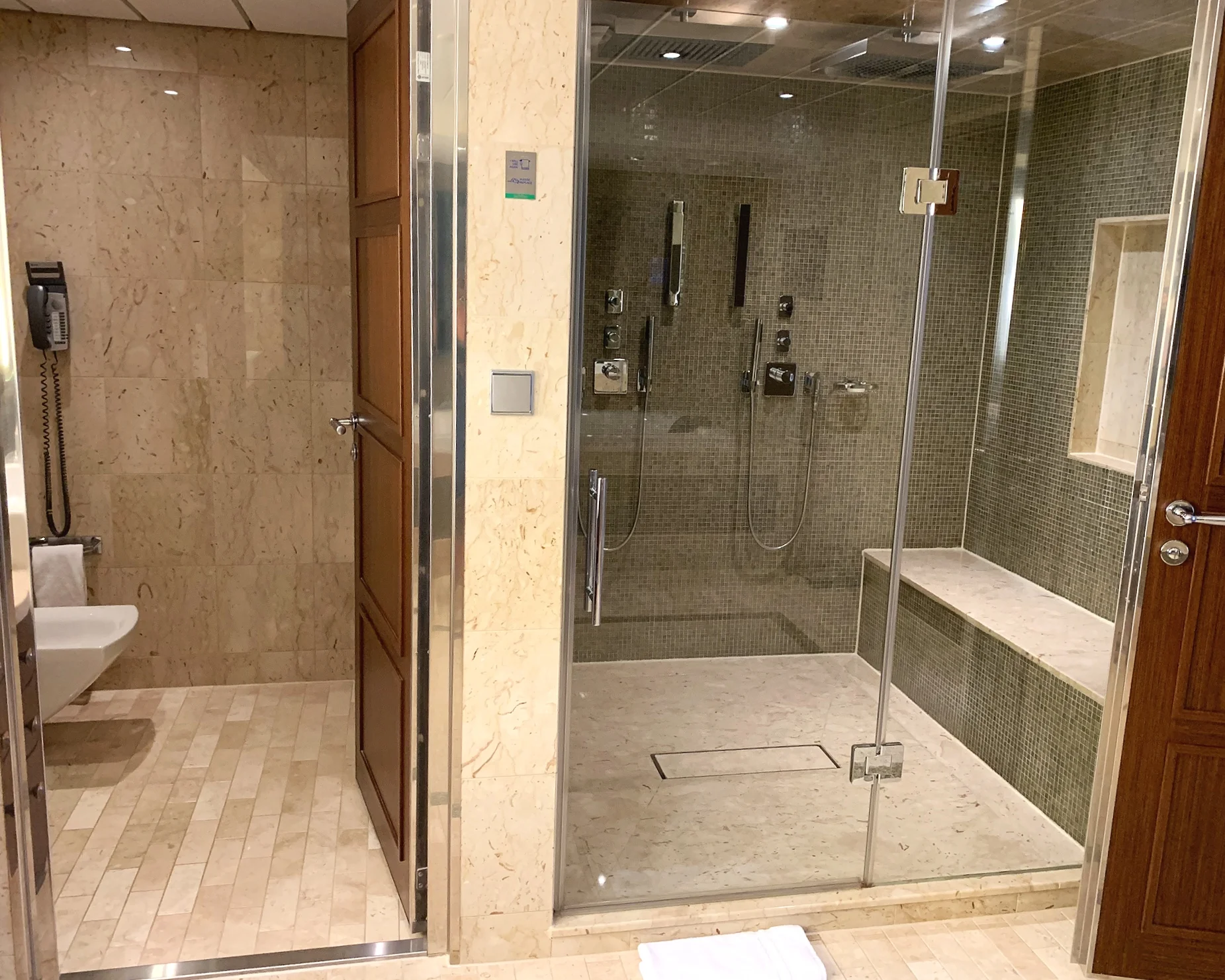 Double shower and separate WC