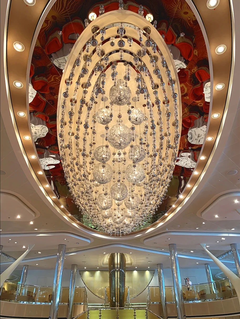 The ‘champagne bubbles’ chandelier.