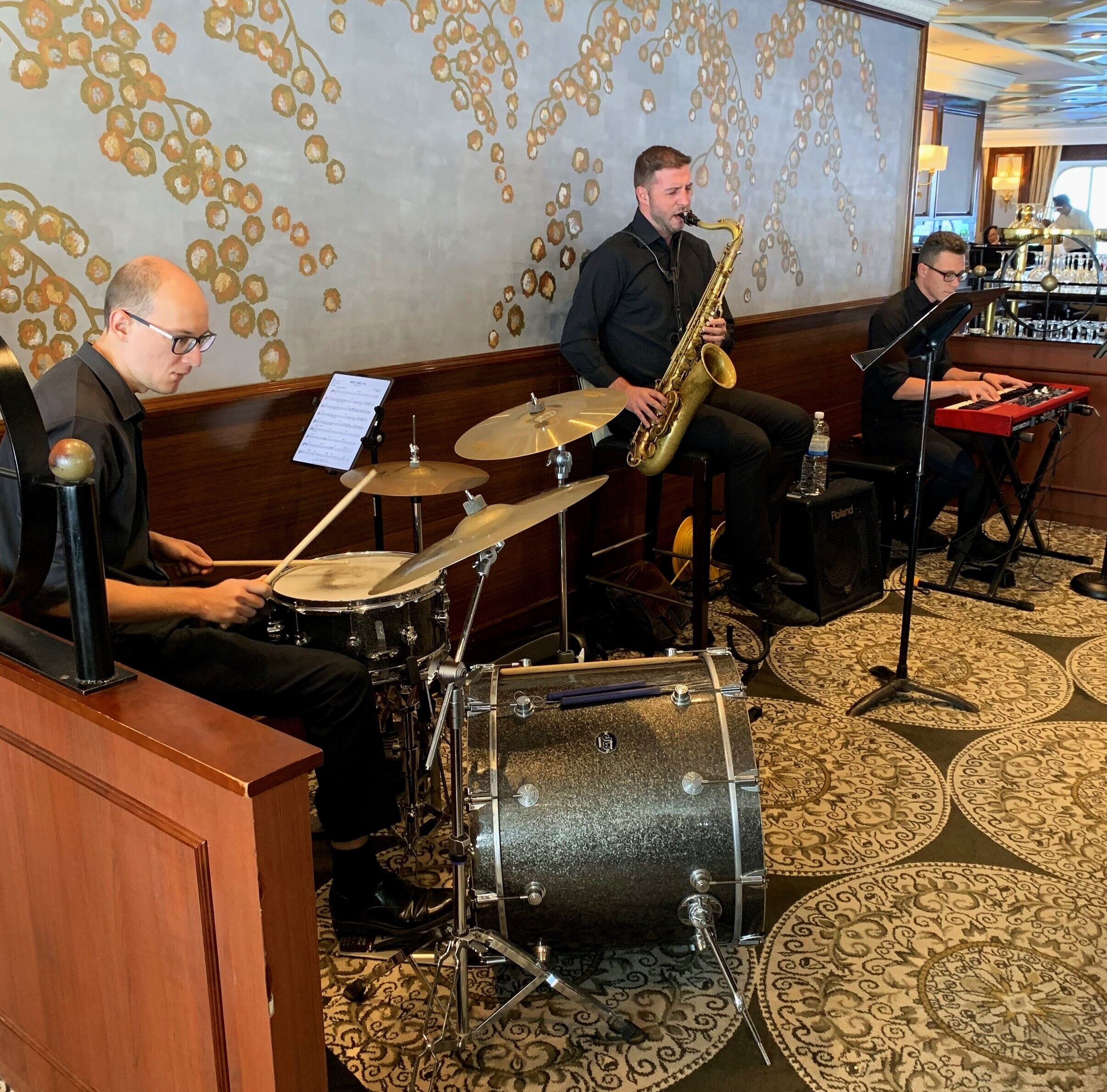  Brunch entertainment in the form of smooth jazz, from the ships band. 