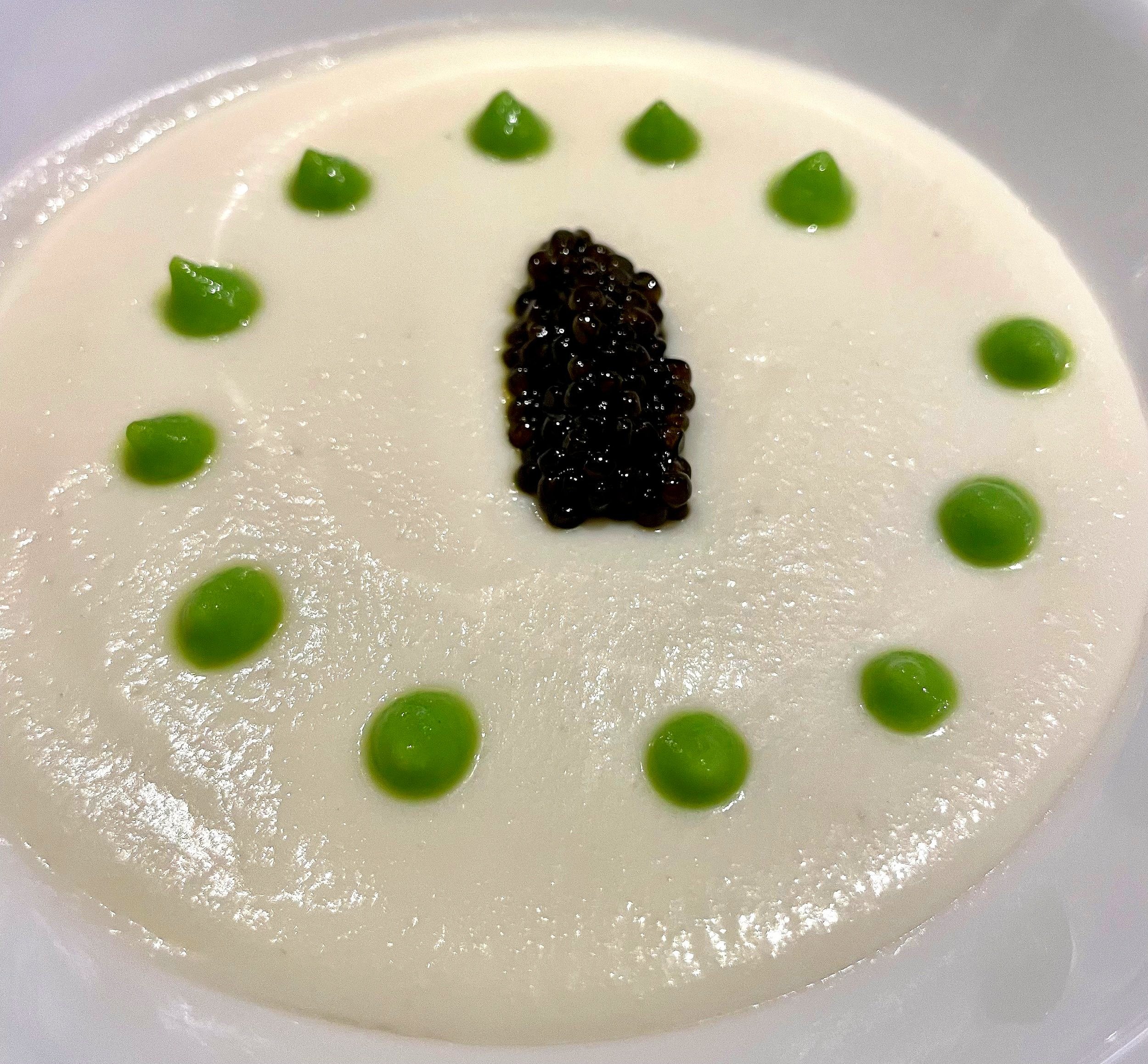  The Amuse Bouche - Breton cauliflower cream with mashed green peas and caviar 
