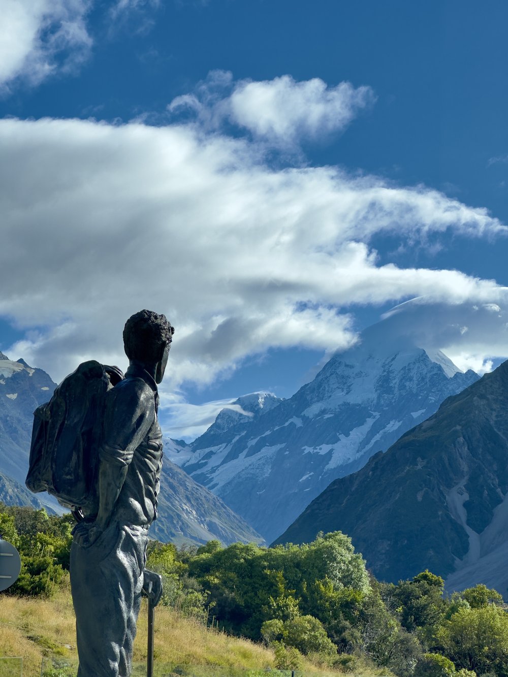 Sir Edmund Hillary statue