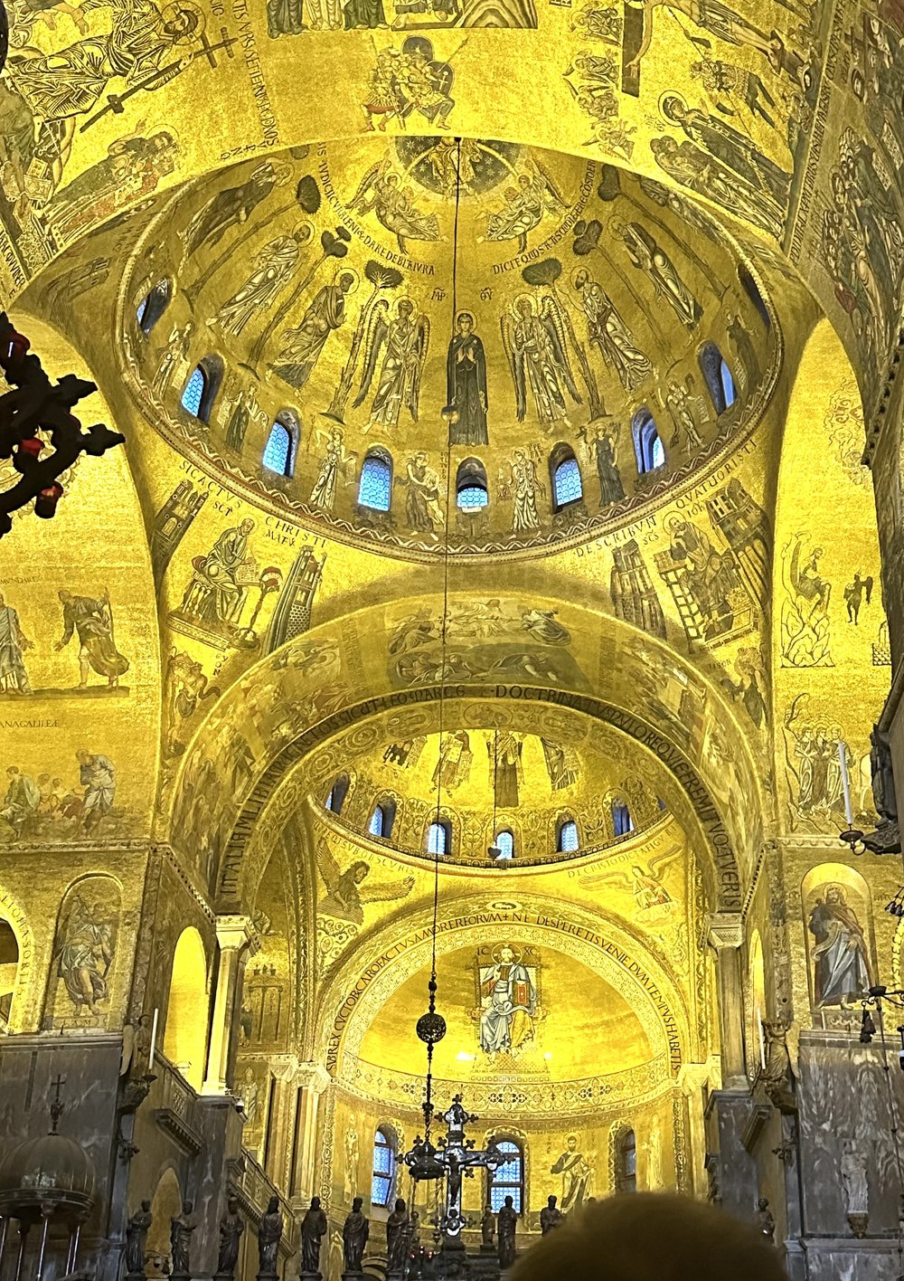 The amazing gold ceiling